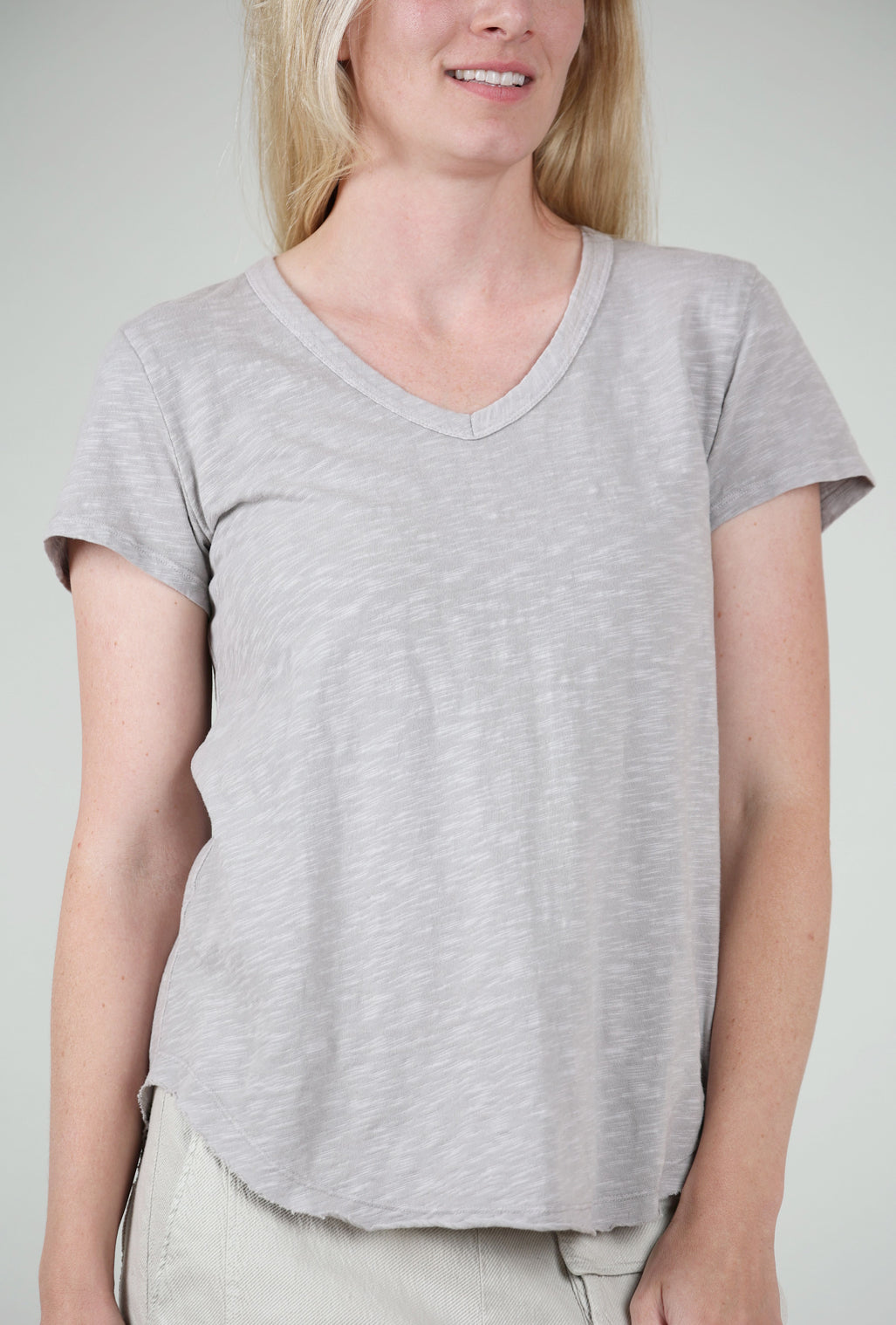 Mododoc Curve Hem Vee Tee, Gray Harbor 