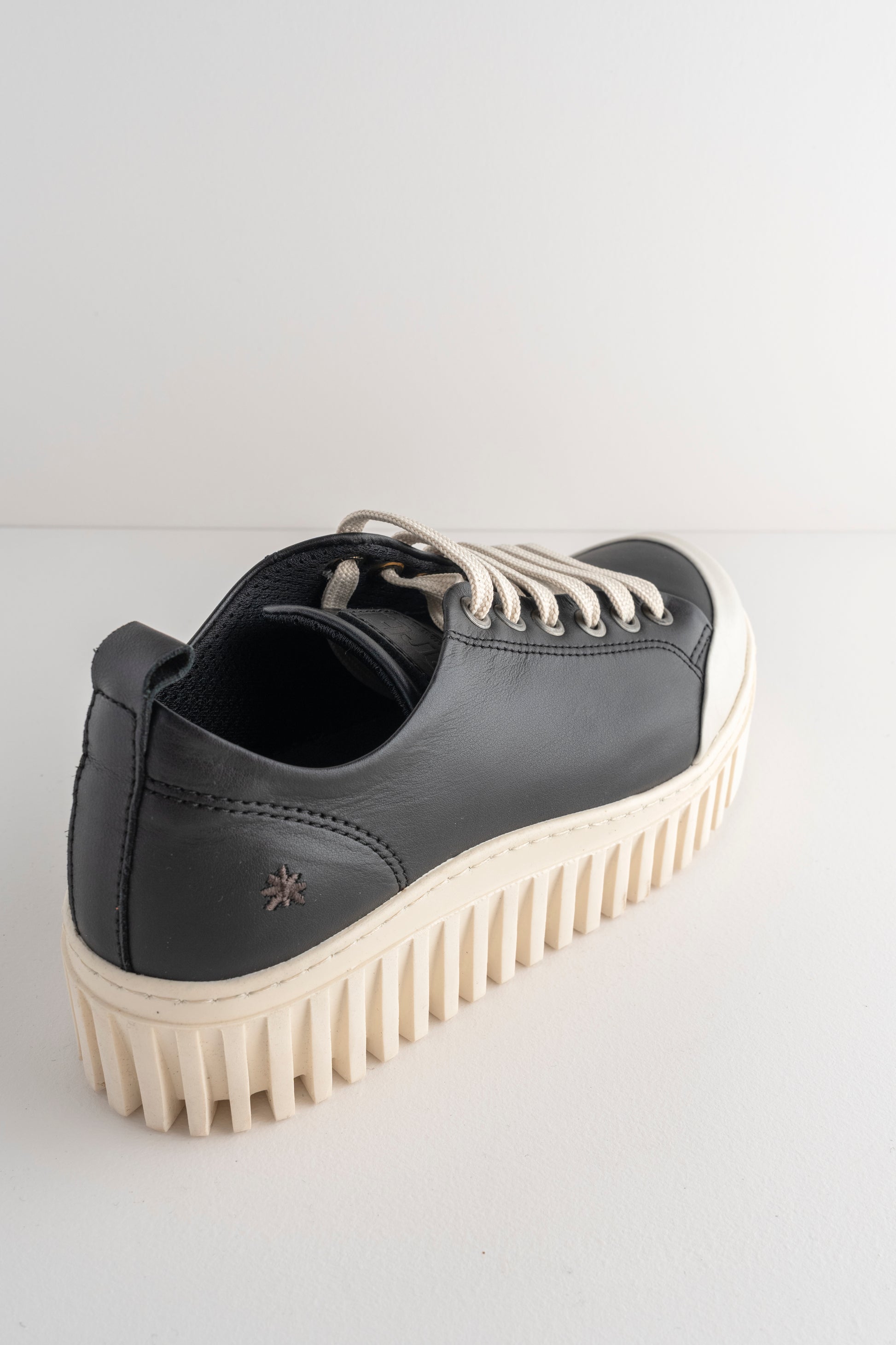 Art Leather Brighton Sneaker, Black Leather 