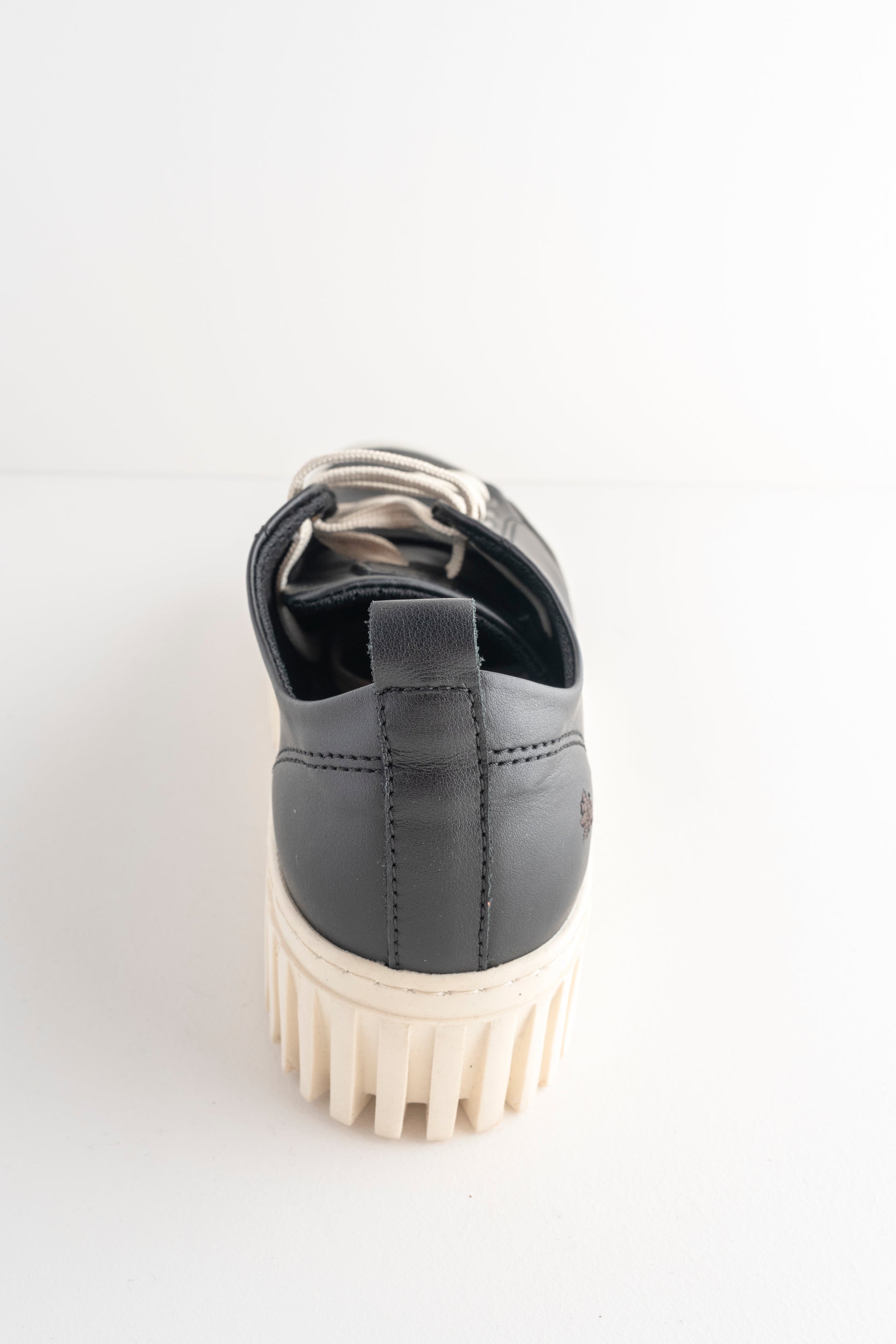 Art Leather Brighton Sneaker, Black Leather 