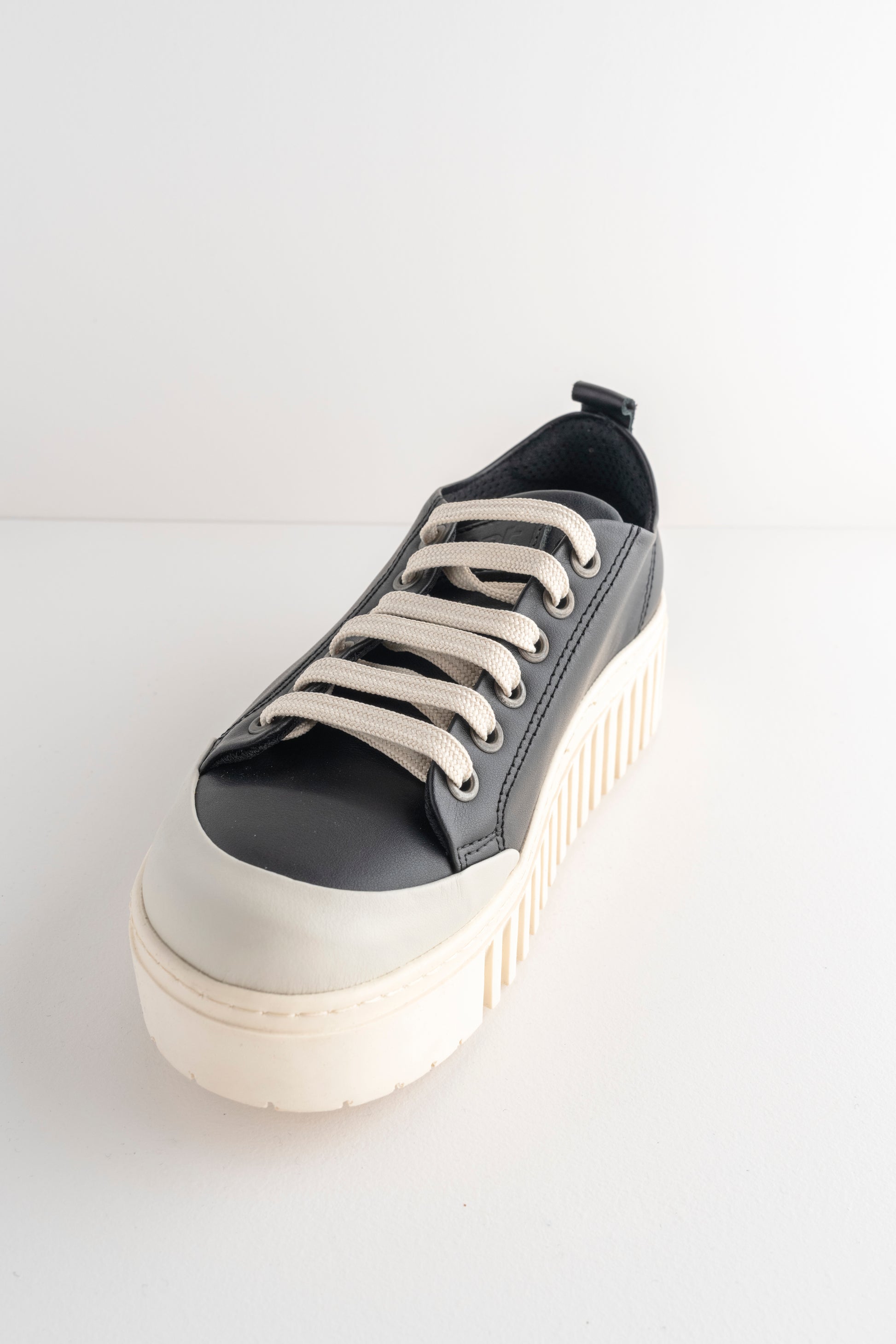 Art Leather Brighton Sneaker, Black Leather 