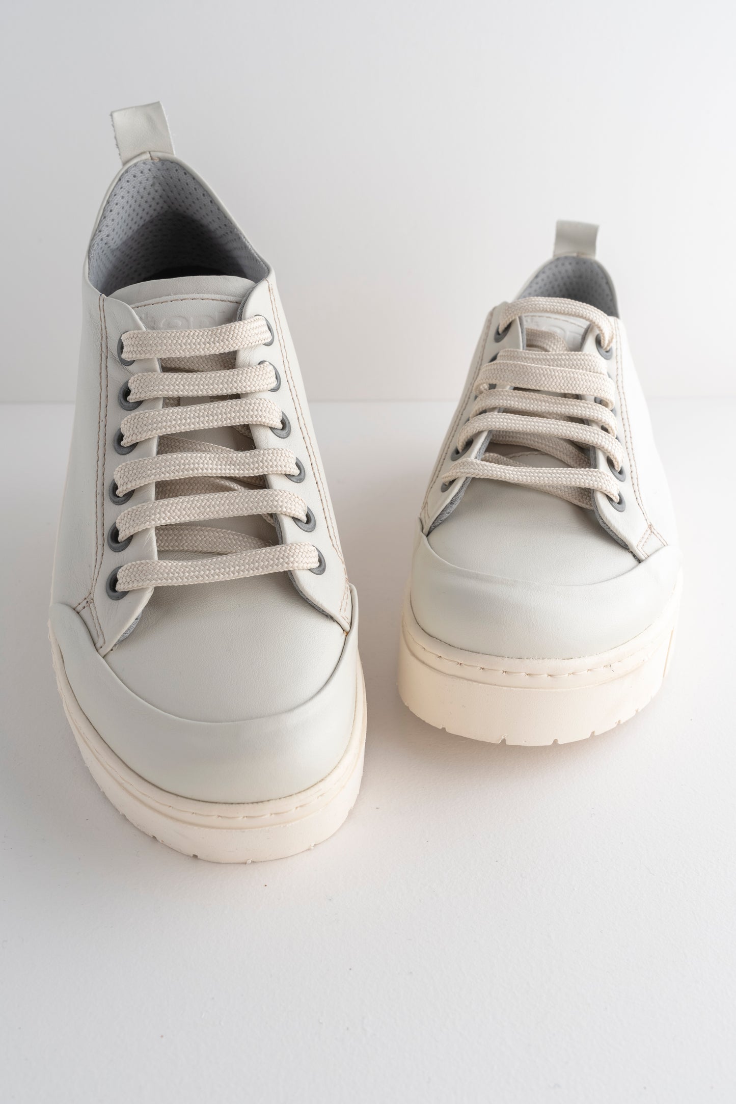 Art Leather Brighton Sneaker, Cream 