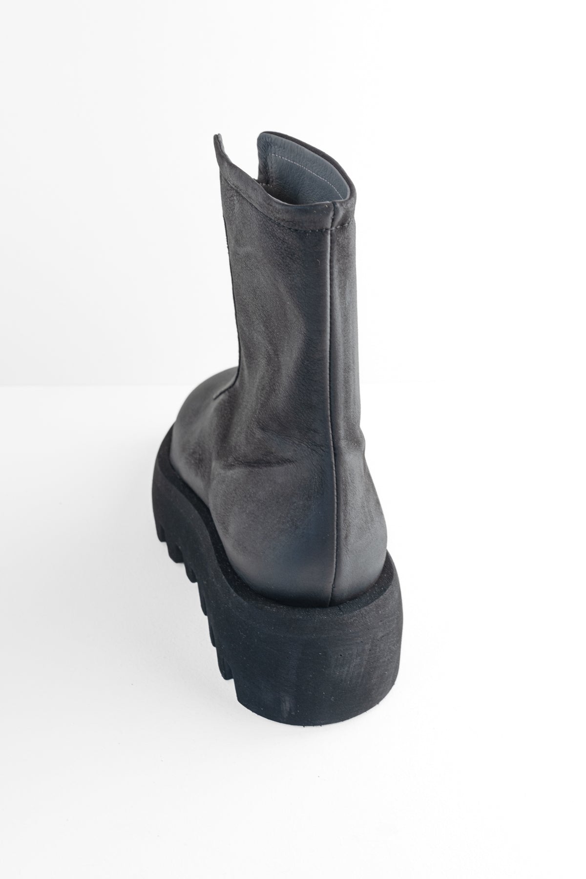 Lofina Almond Toe Short Zip Boot, Black 