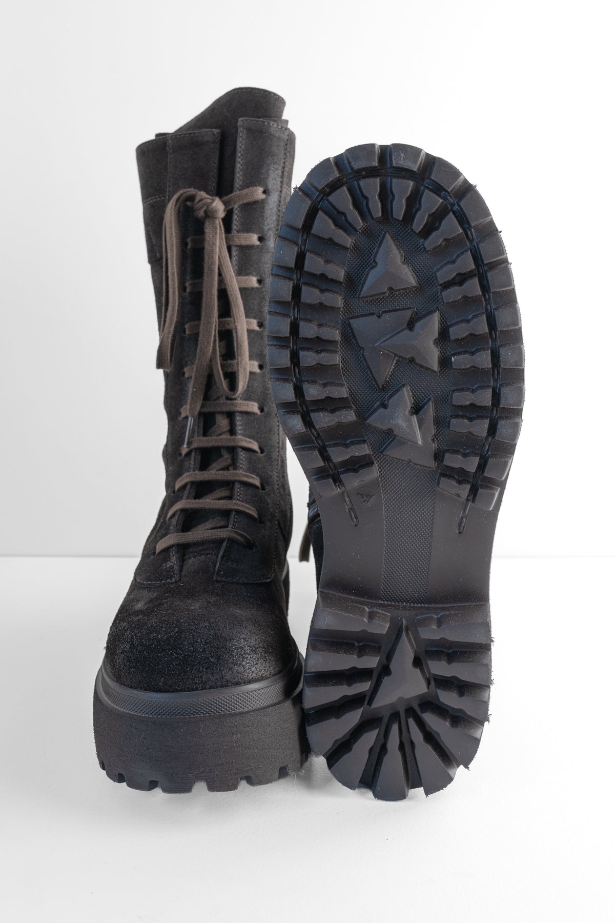 Lofina Lace Up Suede Platform Boot, Londra 