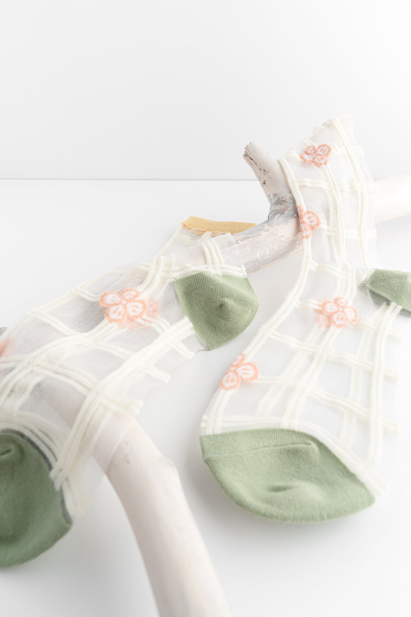 ACCITY Floral Sheer Sock, Ginger 