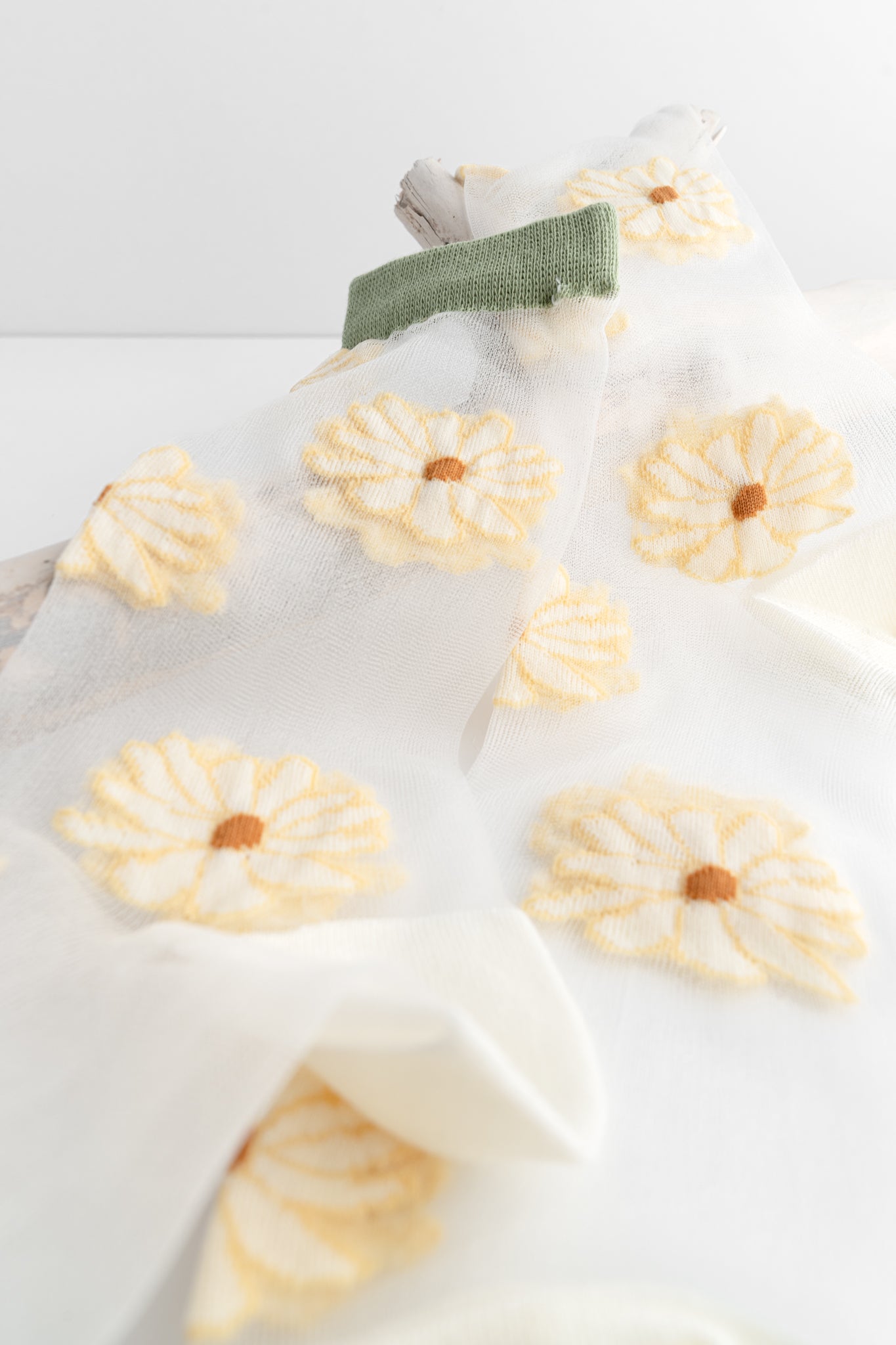 ACCITY Floral Sheer Sock, Green 