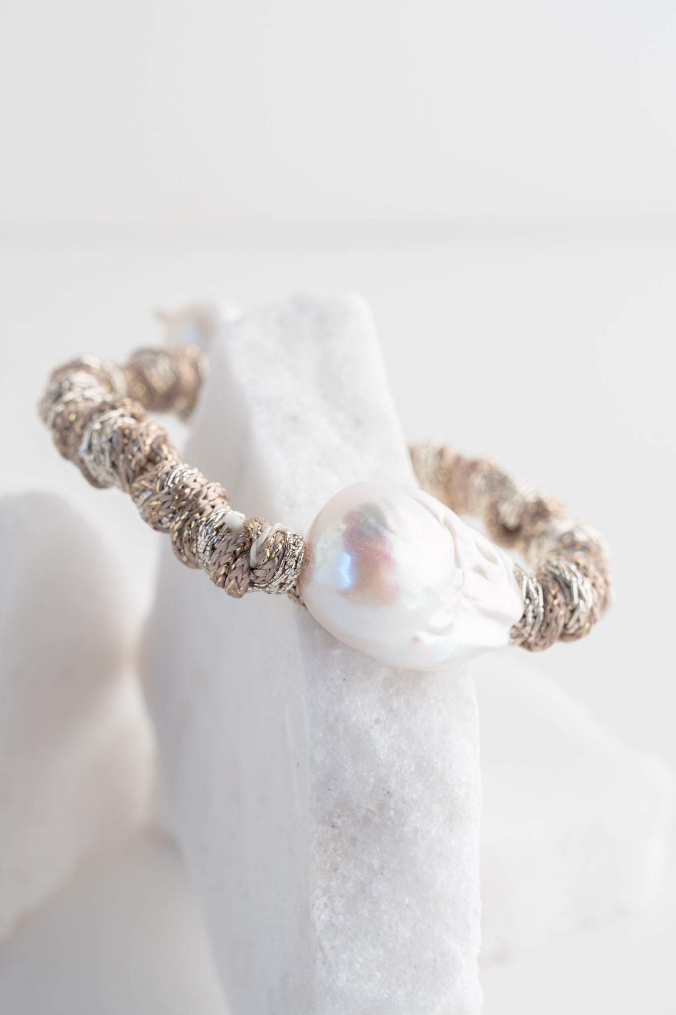Mela Golden Linen Pearl Bracelet 