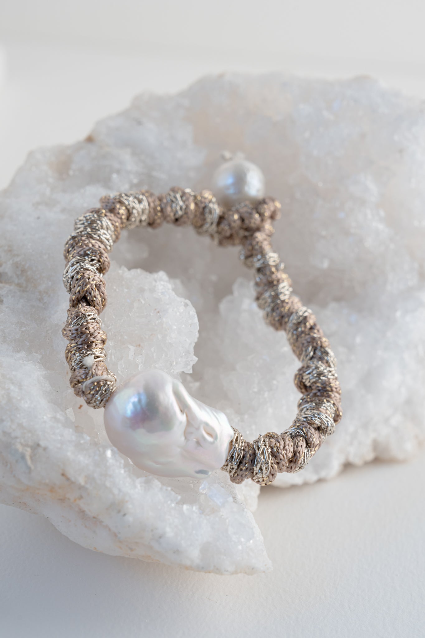 Mela Golden Linen Pearl Bracelet 