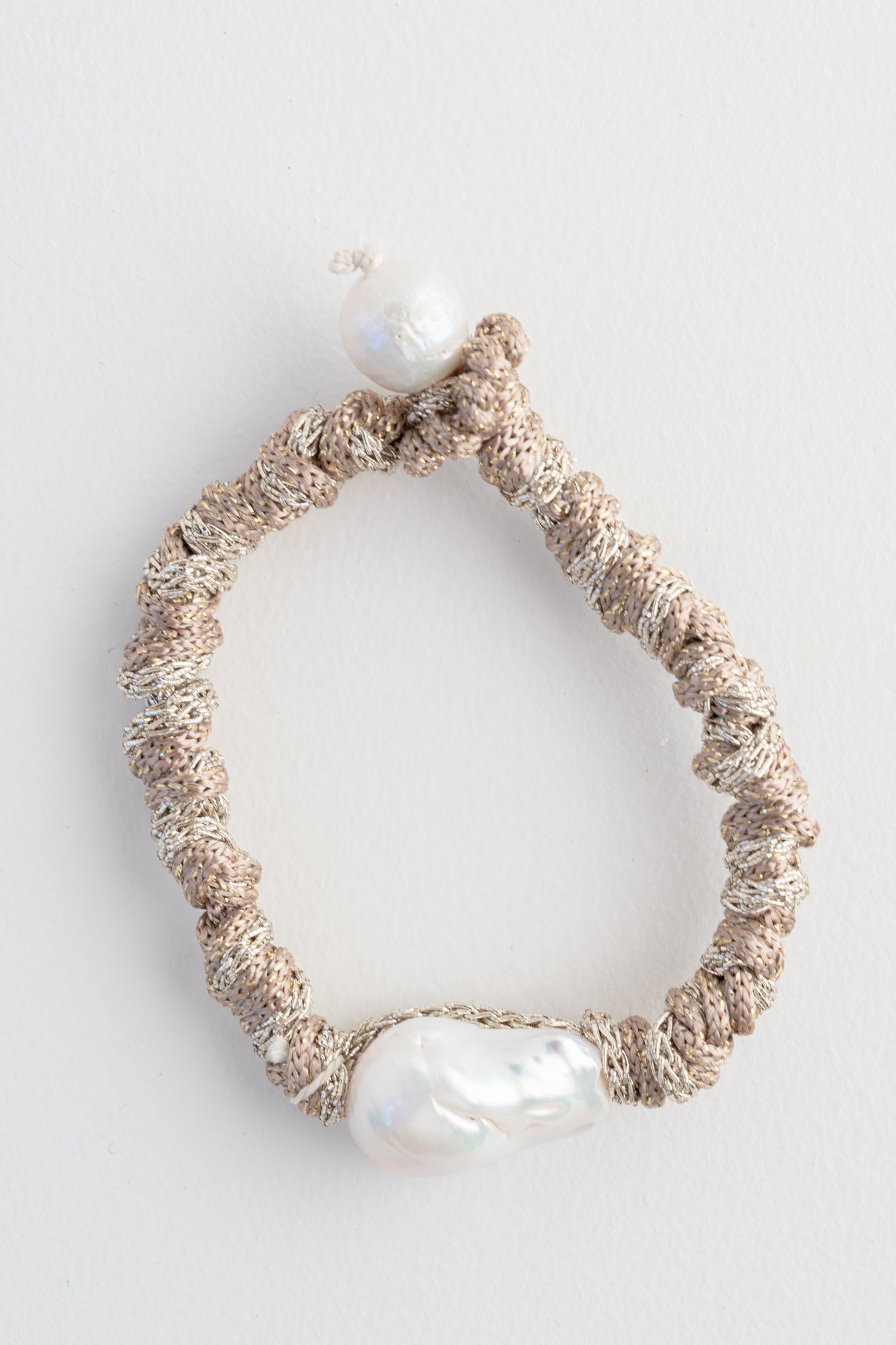 Mela Golden Linen Pearl Bracelet 