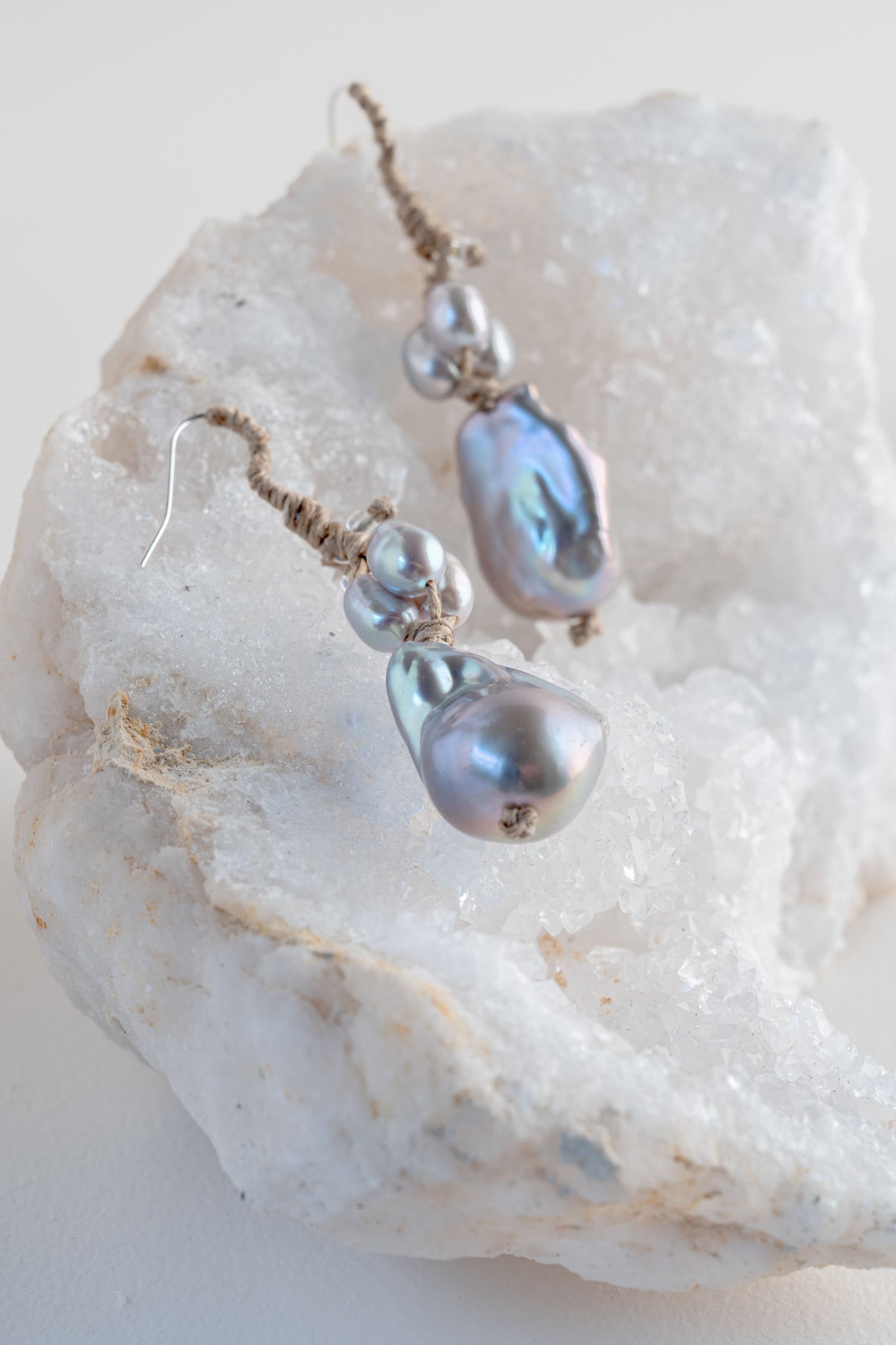 Mela Grape Pearl Earrings 