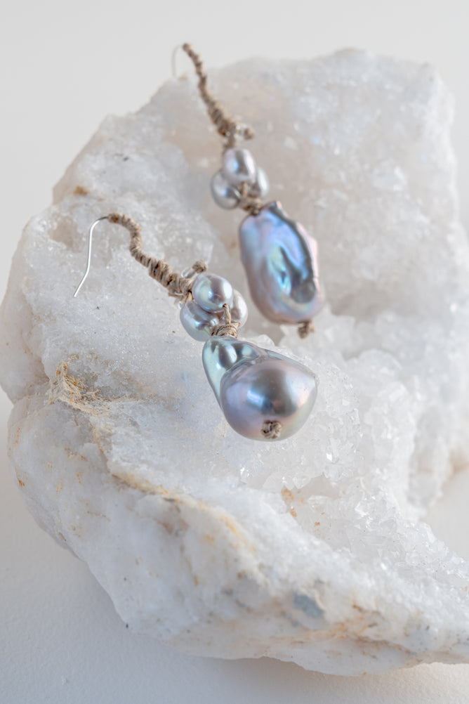 Mela Grape Pearl Earrings 