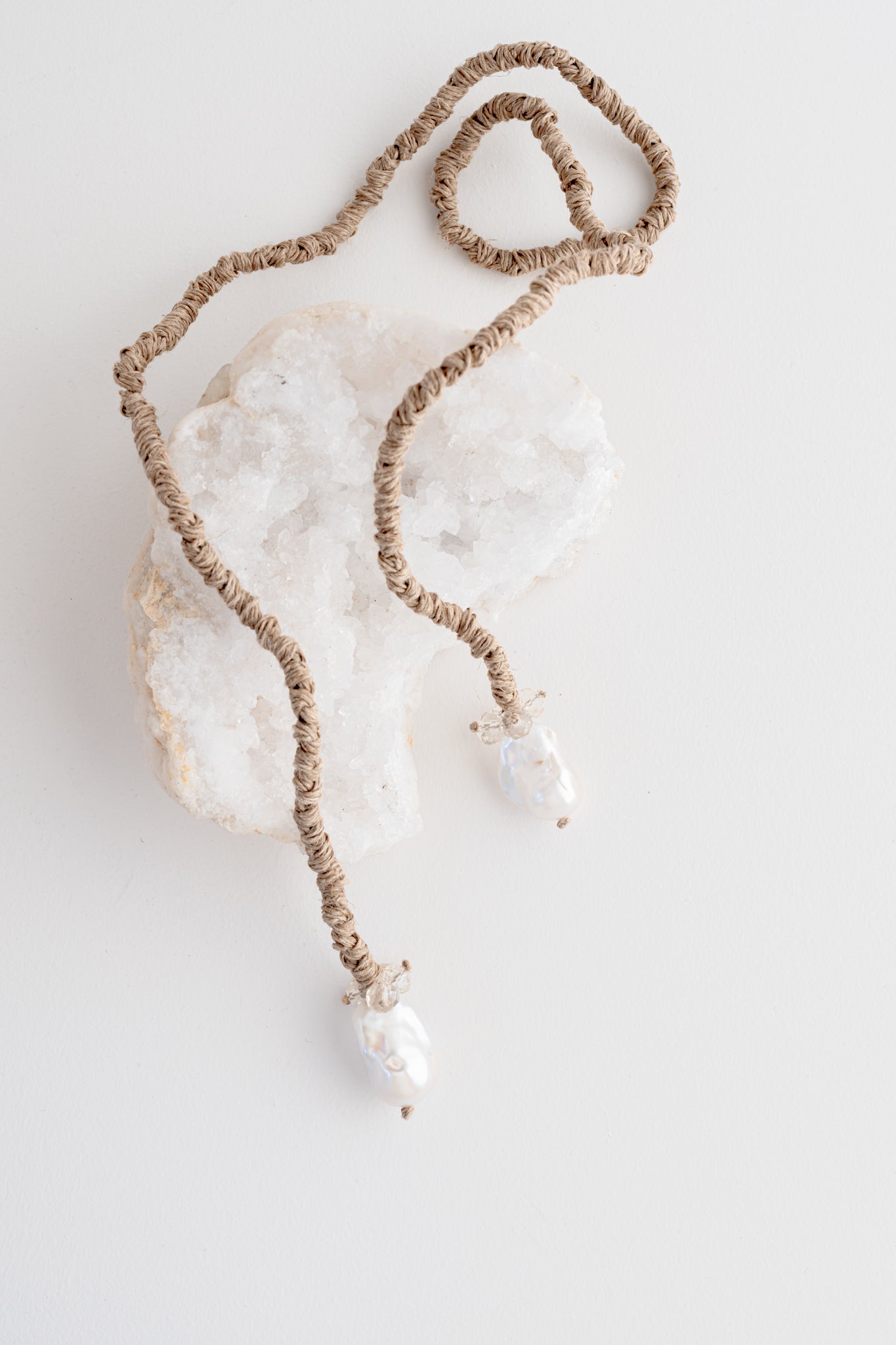Mela Linen and Pearl Necklace 