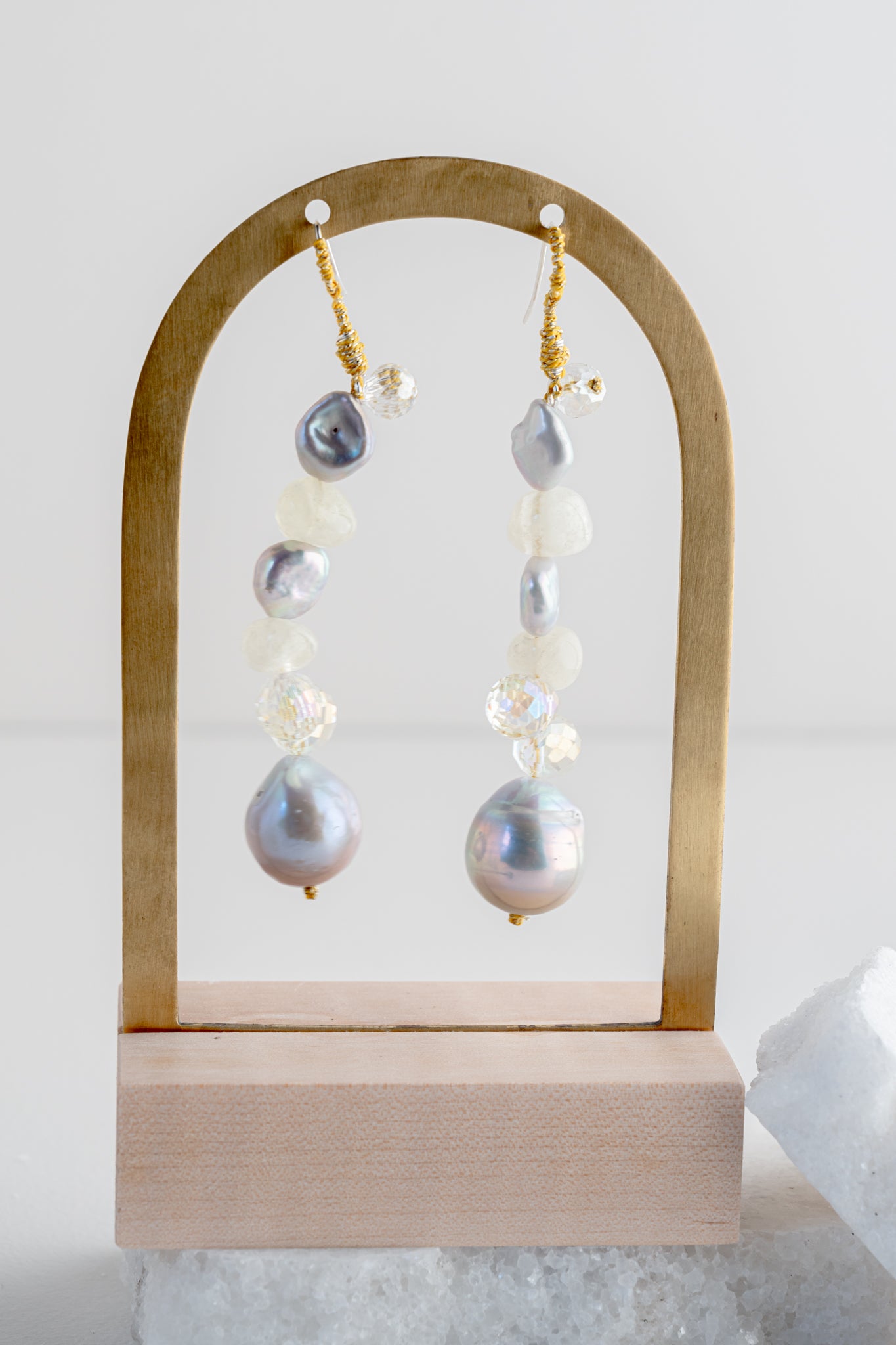 Mela Queen Pearl Earrings 
