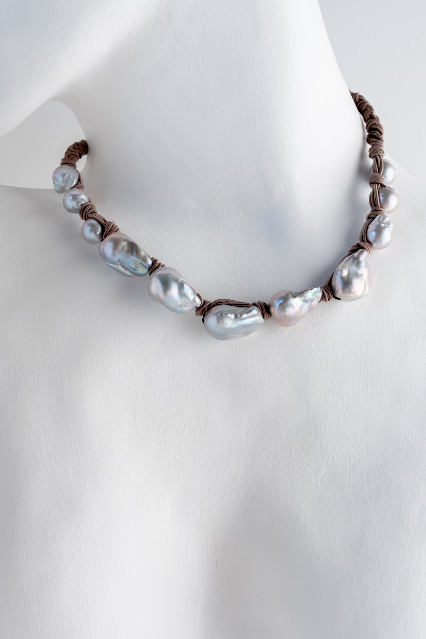 Mela Trullo Caffe Pearl Necklace 
