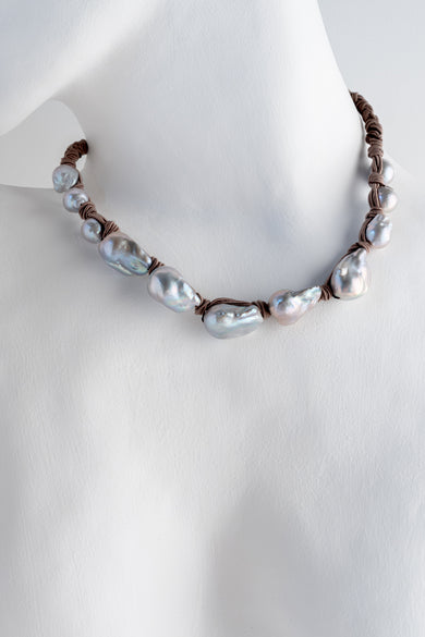 Mela Trullo Caffe Pearl Necklace 