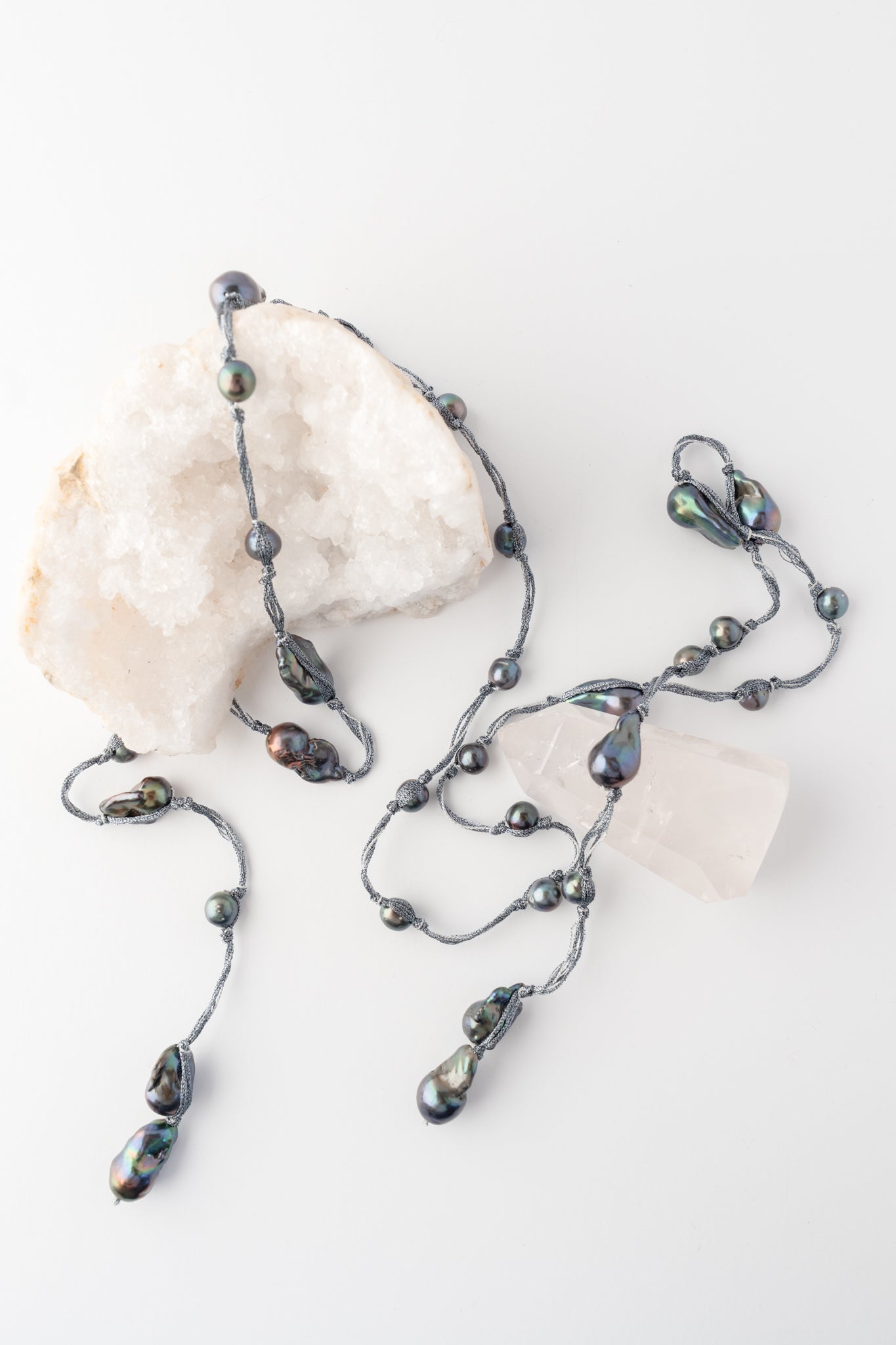 Mela Terra Pearl Necklace, Black/Gold 