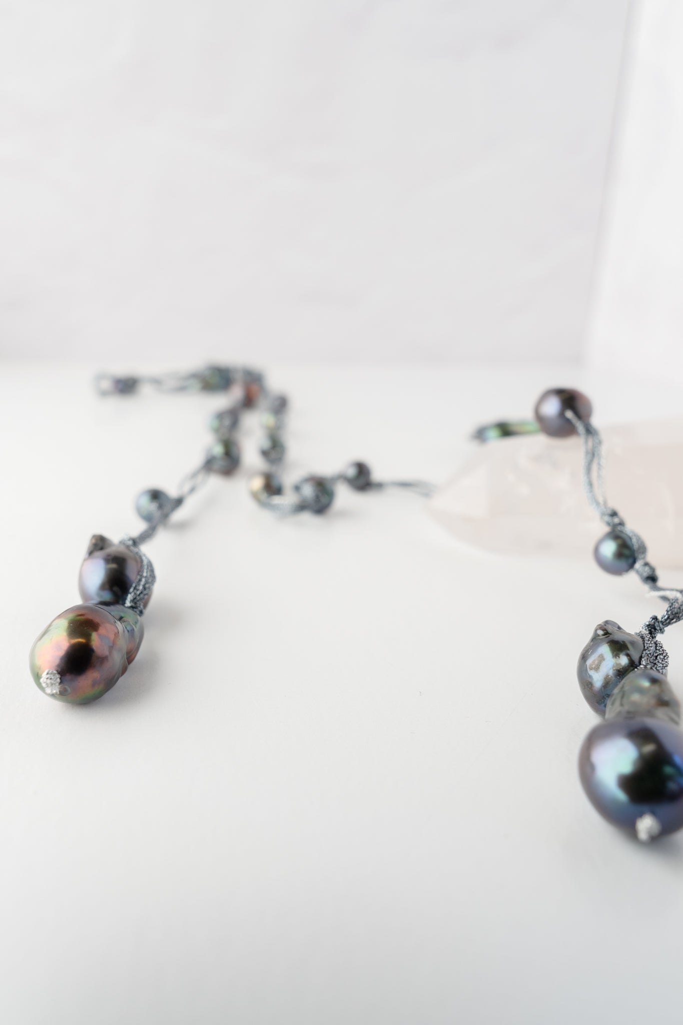 Mela Terra Pearl Necklace, Black/Gold 