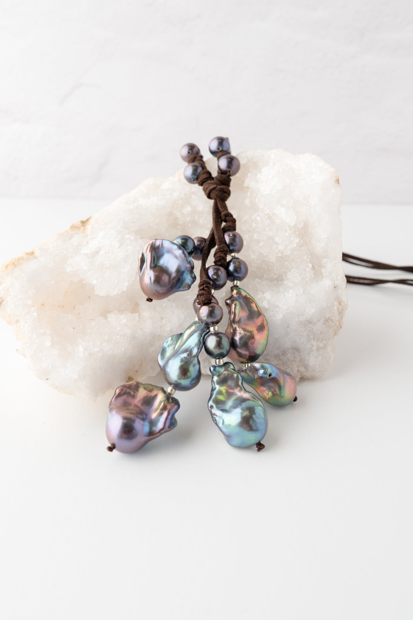 Mela Veda Pearl Necklace 