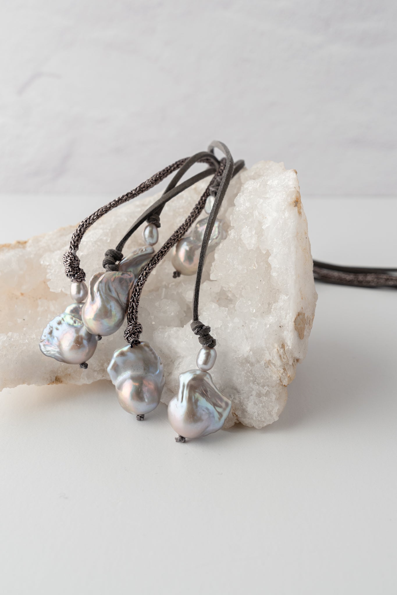 Mela Verity Pearl Necklace 