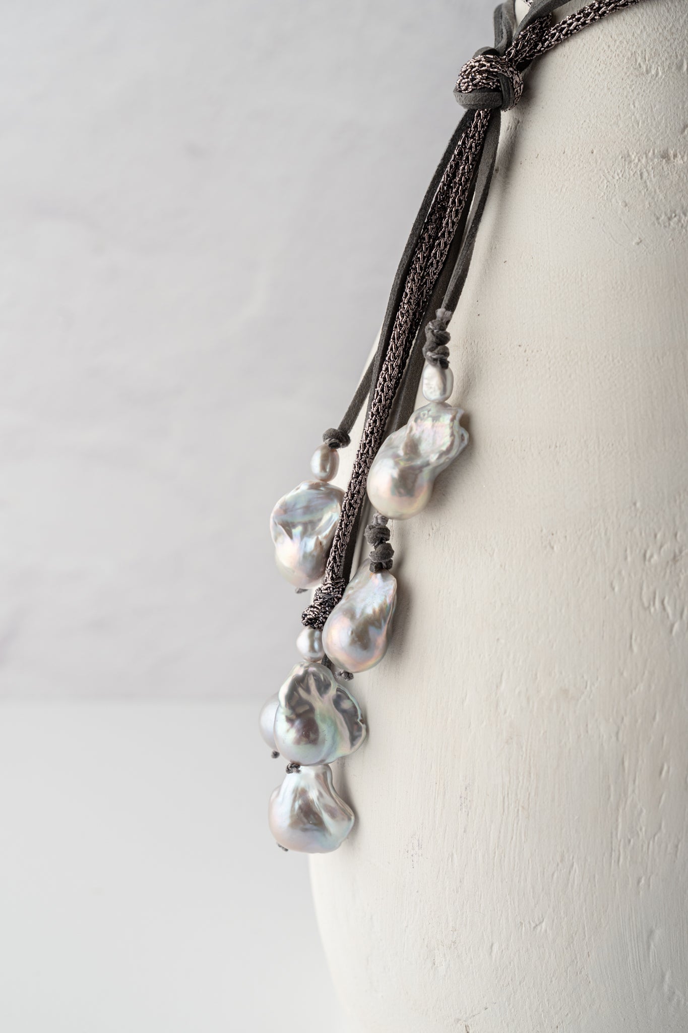 Mela Verity Pearl Necklace 