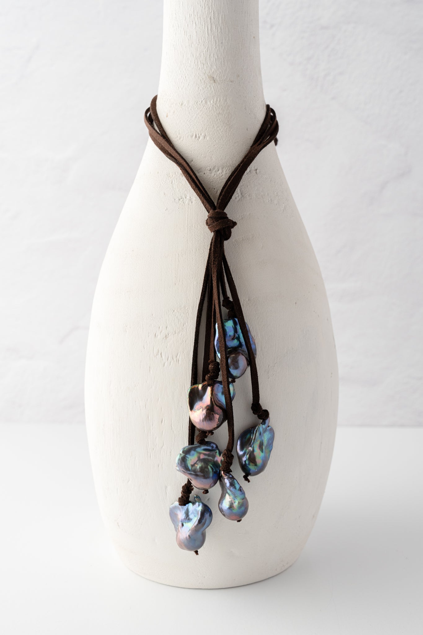 Mela Vivian Pearl Necklace 