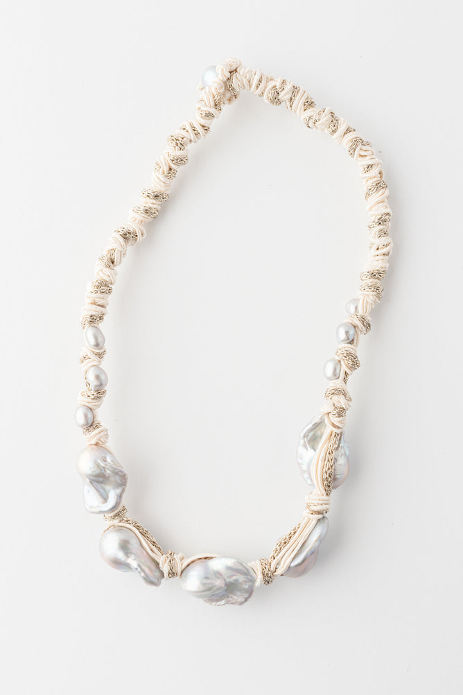 Mela Trullo Pearl Necklace 