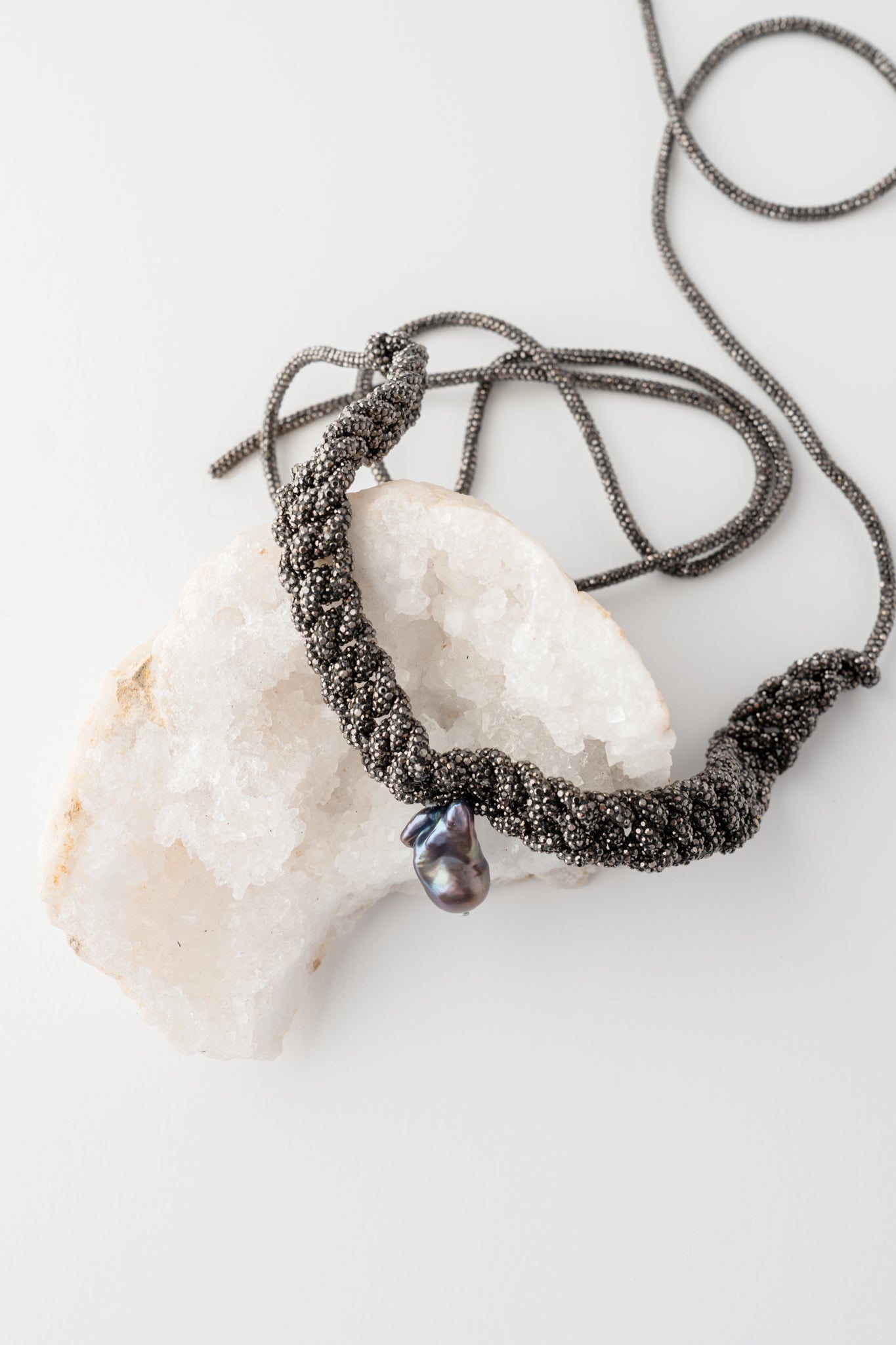 Mela Vittoria Pearl Choker 