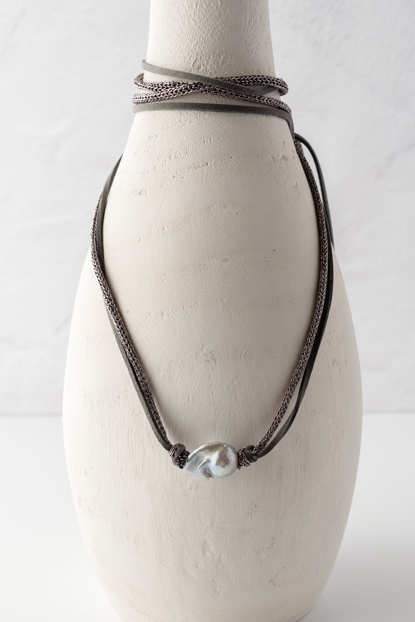 Mela Vanya Pearl Necklace 