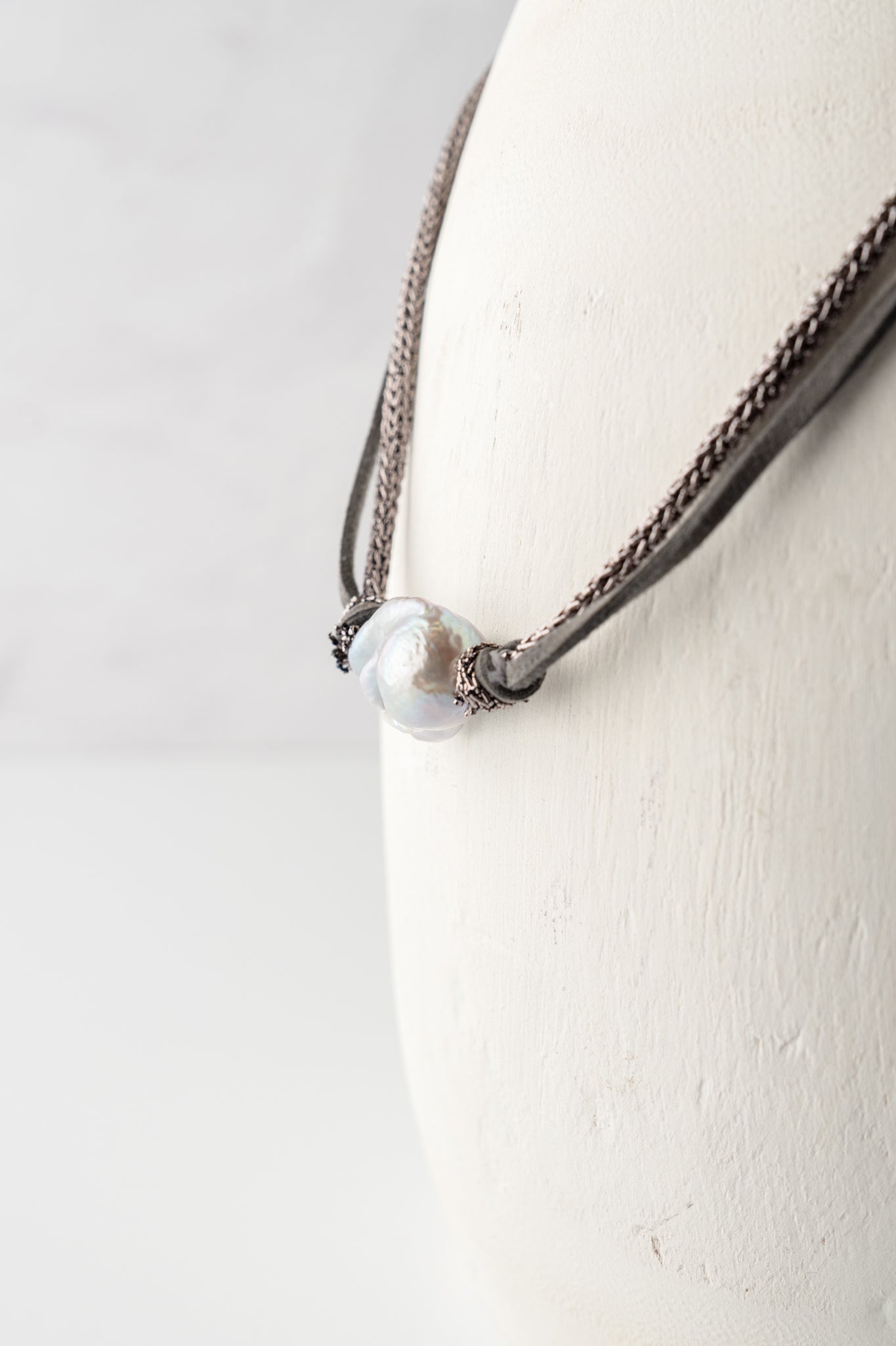 Mela Vanya Pearl Necklace 