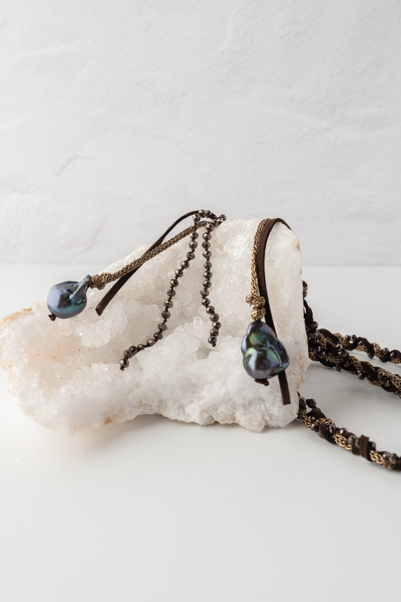 Mela Cia Pearl Necklace - Brown 