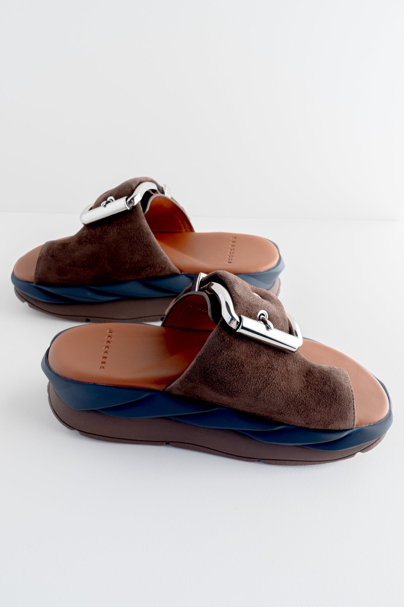 Mellow Glow, Choco Suede