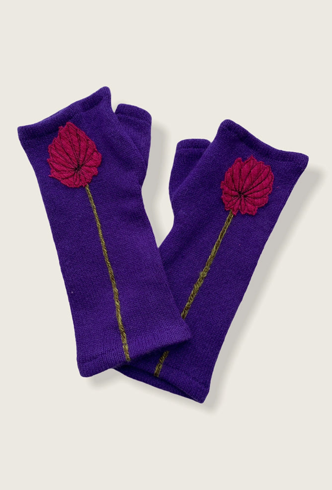 Recycled Cashmere Handwarmers, Mum/Fuchsia on Purple