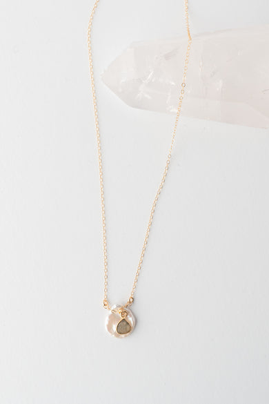 Native Gem Petunia White Pearl Necklace 