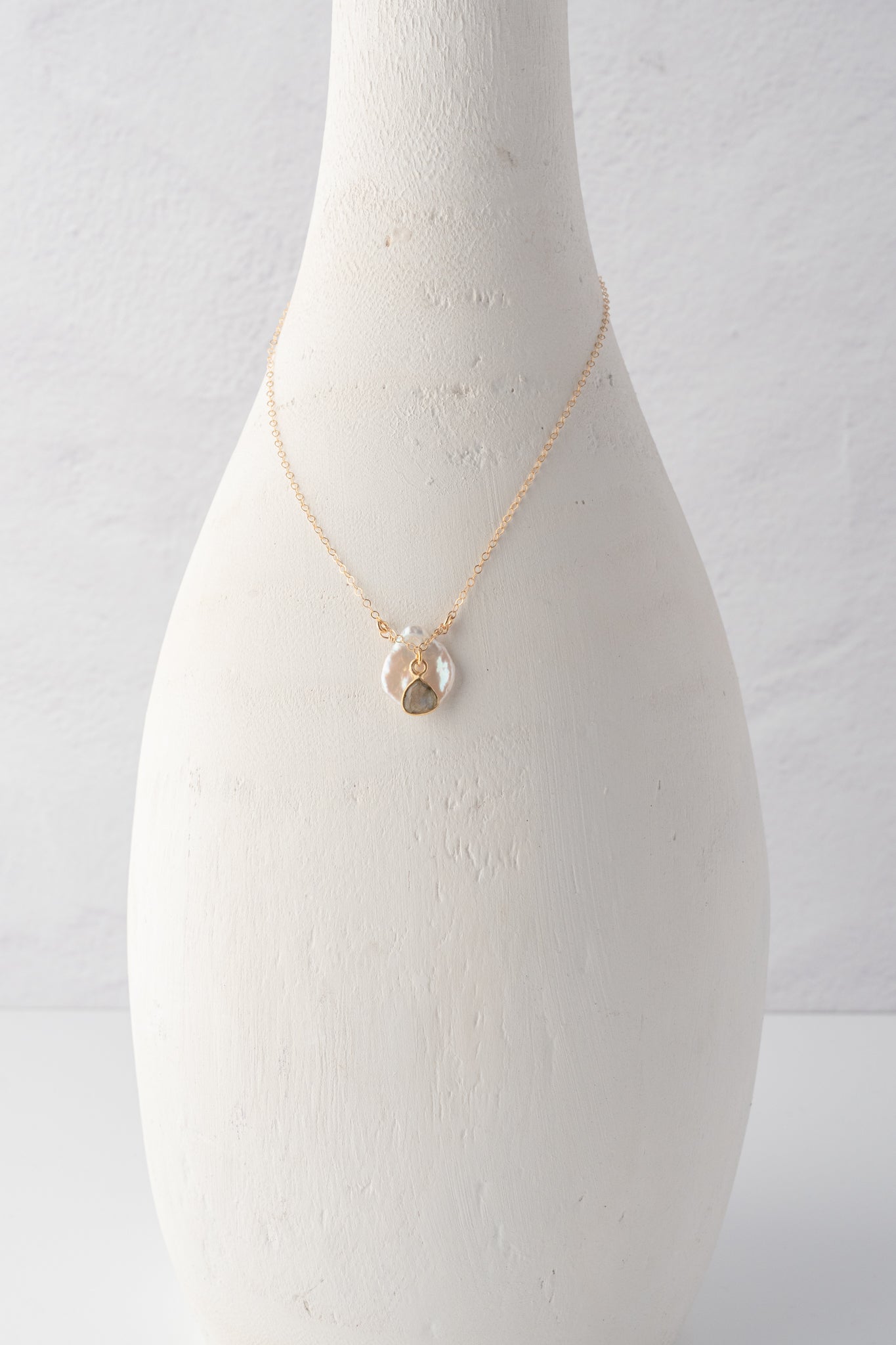Native Gem Petunia White Pearl Necklace 