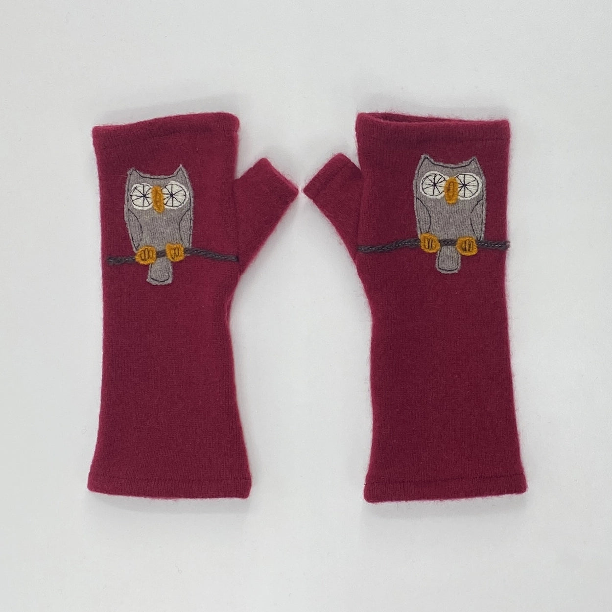 Sardine Recycled Cashmere Handwarmers, Owl/Burgundy 