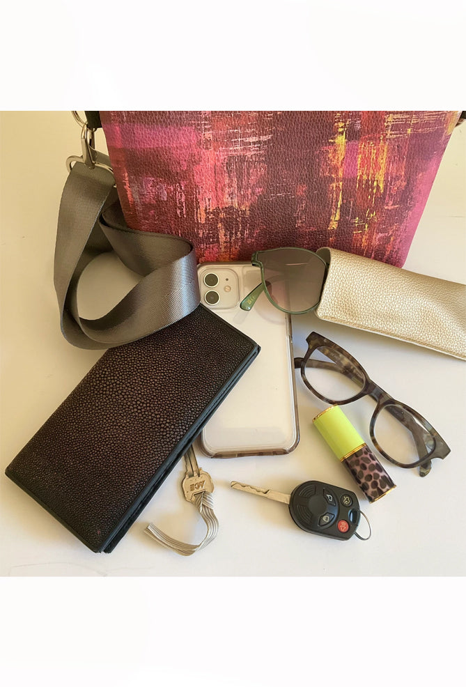 Delisch Crossbody Bag, Pomegranate/Gold 