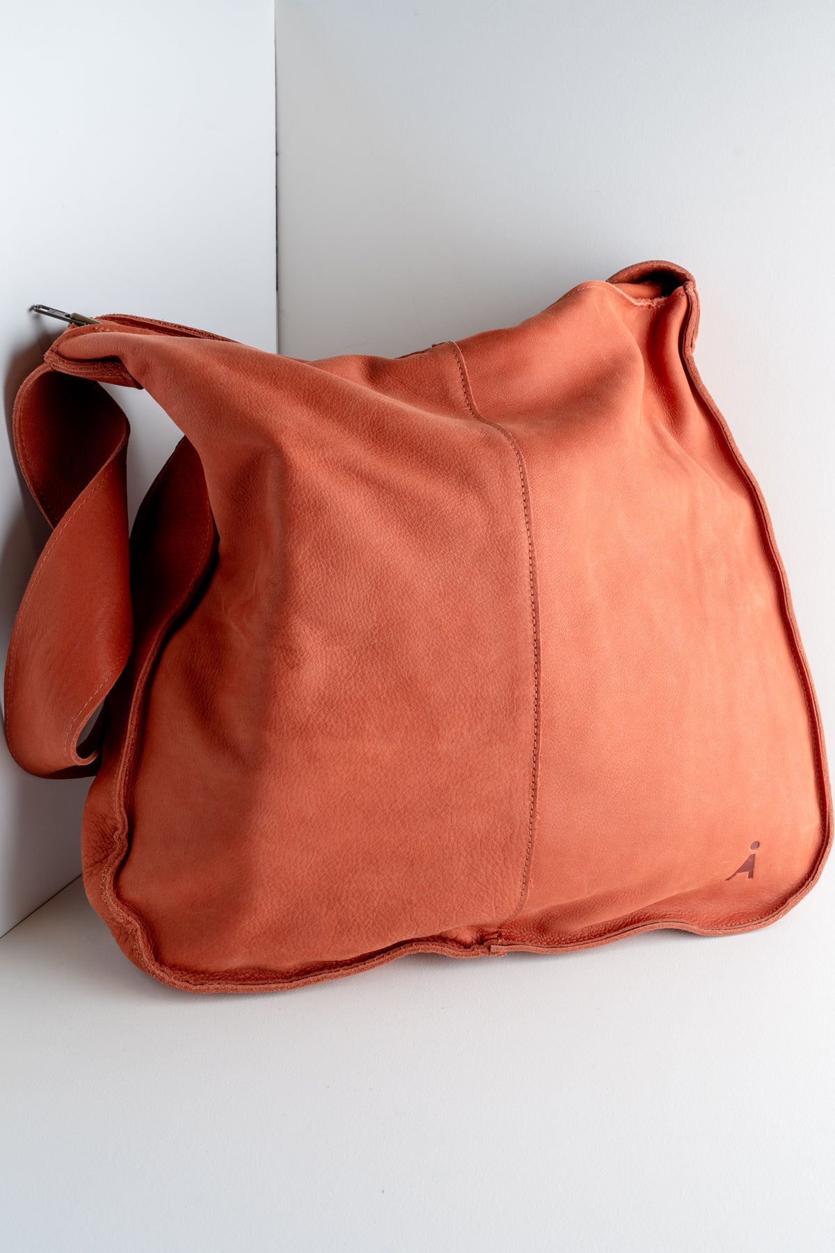 Sort Aarhus Rounded Handbag, Spice 