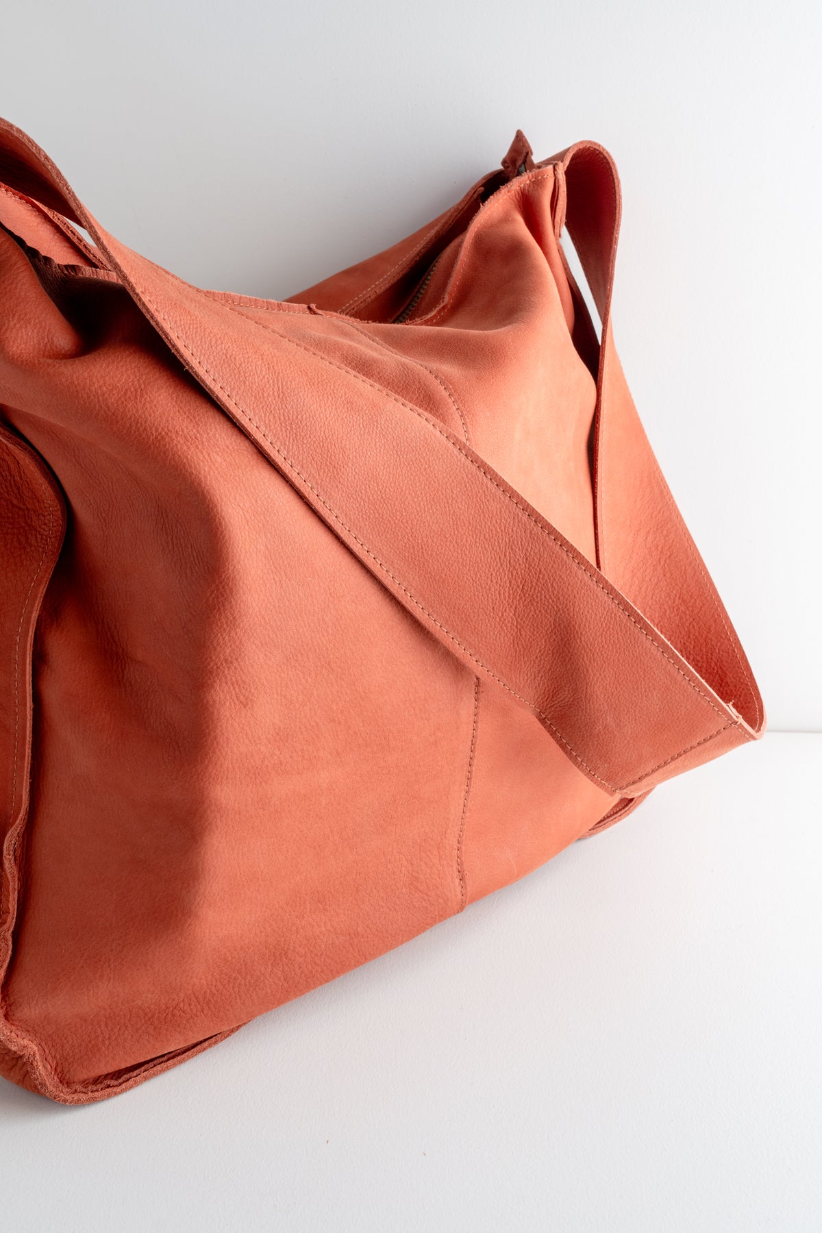 Sort Aarhus Rounded Handbag, Spice 