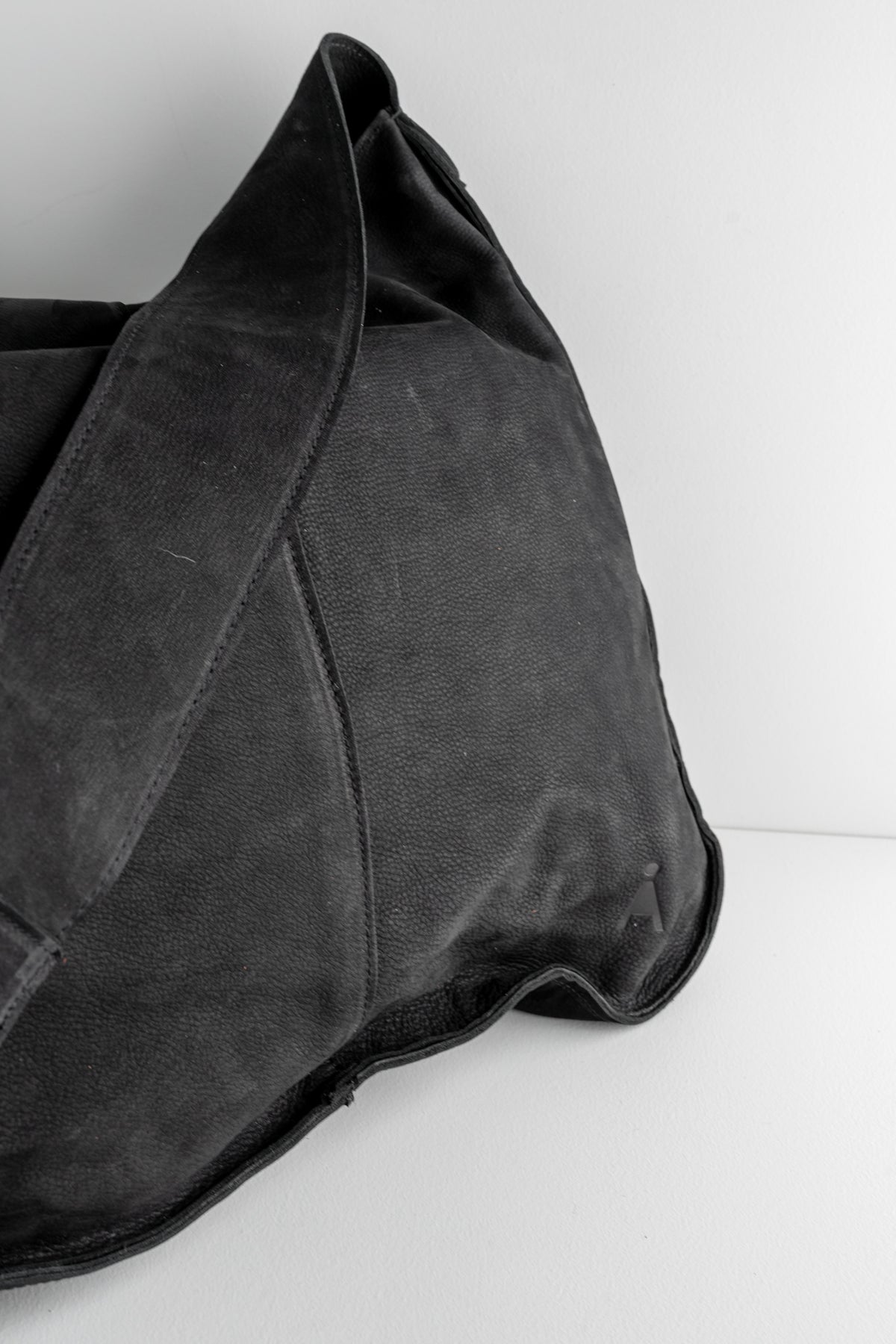 Sort Aarhus Rounded Handbag, Black 