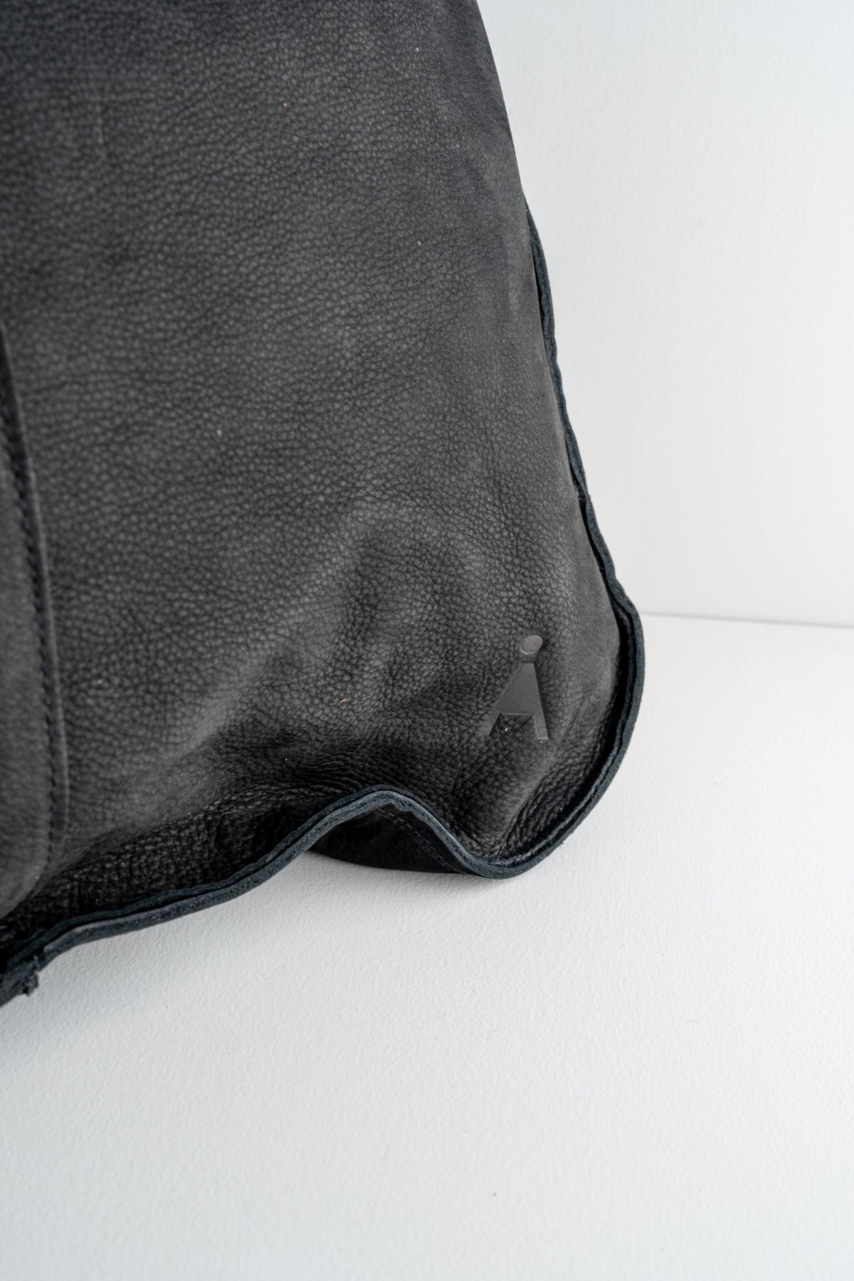 Sort Aarhus Rounded Handbag, Black 