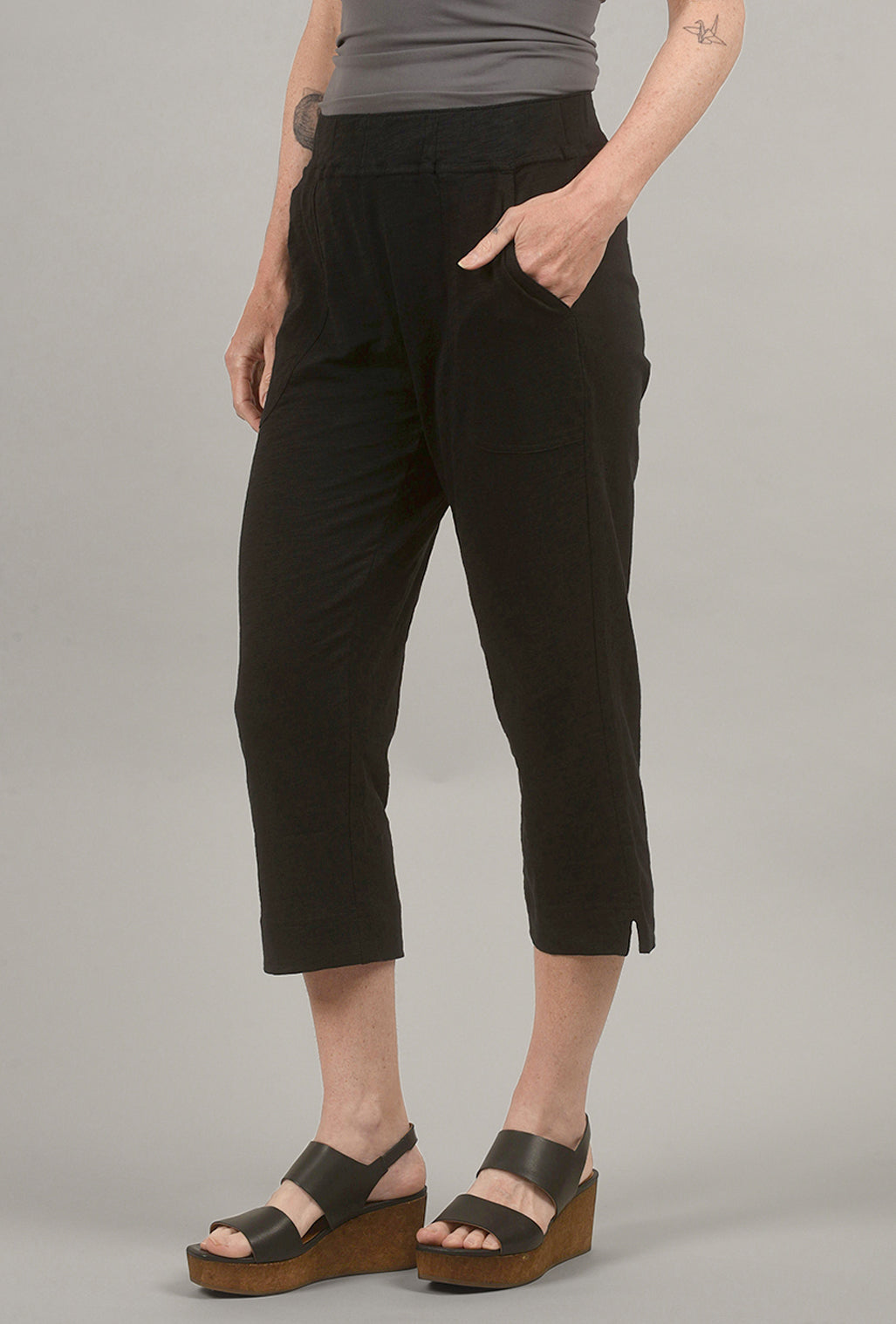 Escape by Habitat Cotton Slub Pocket Capri, Black 