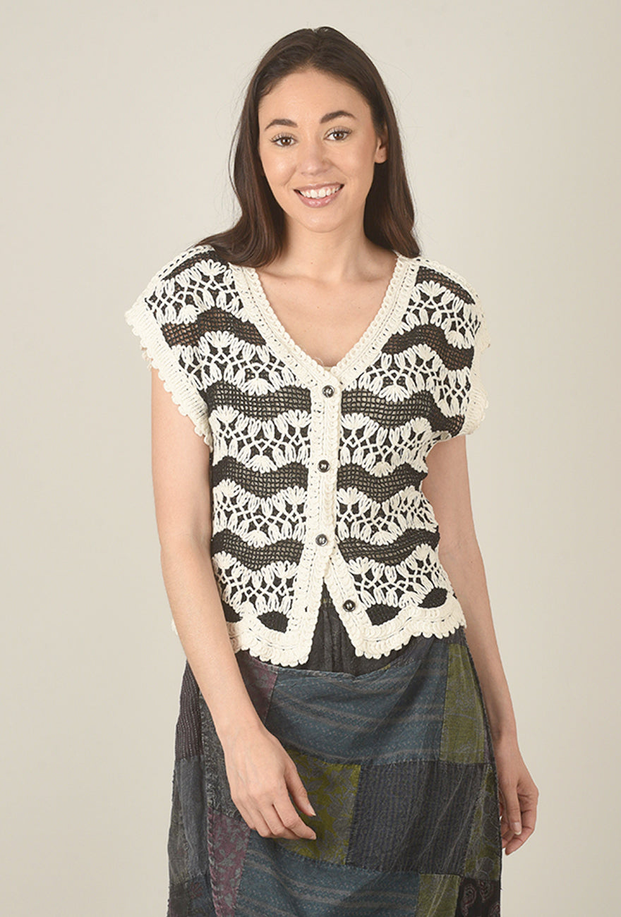 POL Crochet ZigZag Scallop Top, Natural/Black 