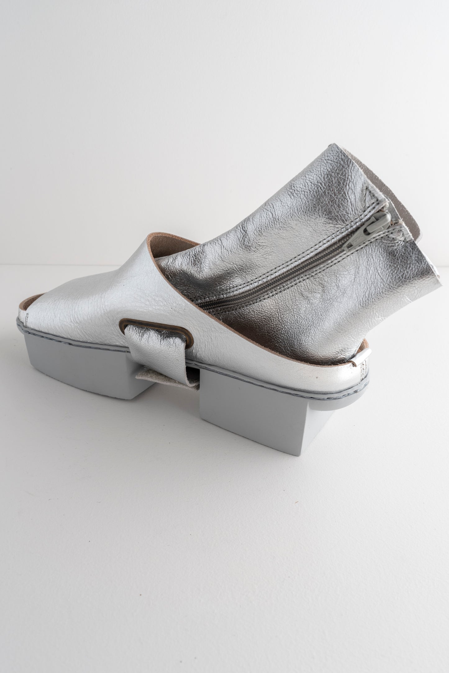 Trippen Shoes Daybreak Box Shoe, Silver 