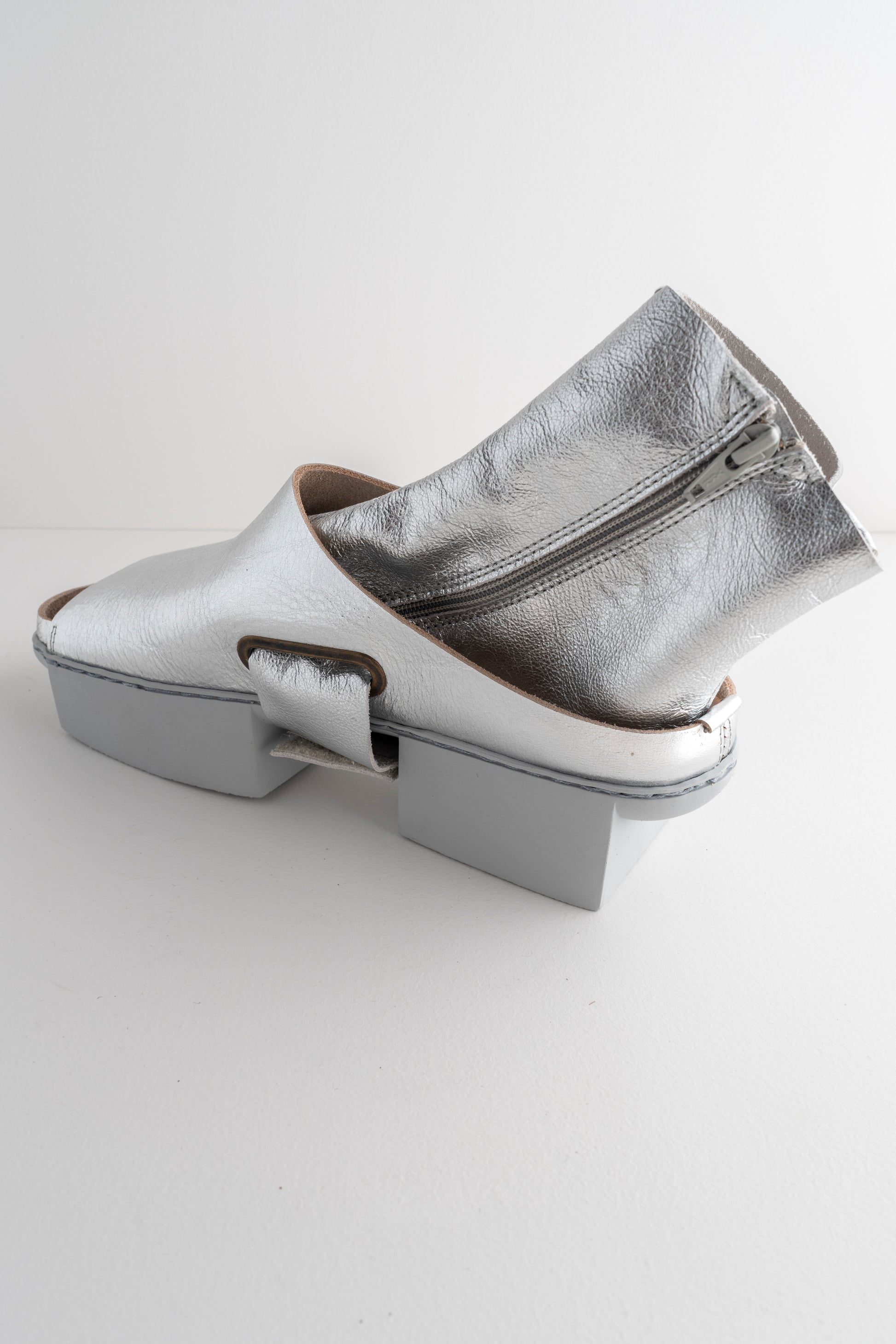 Trippen Shoes Daybreak Box Shoe, Silver 