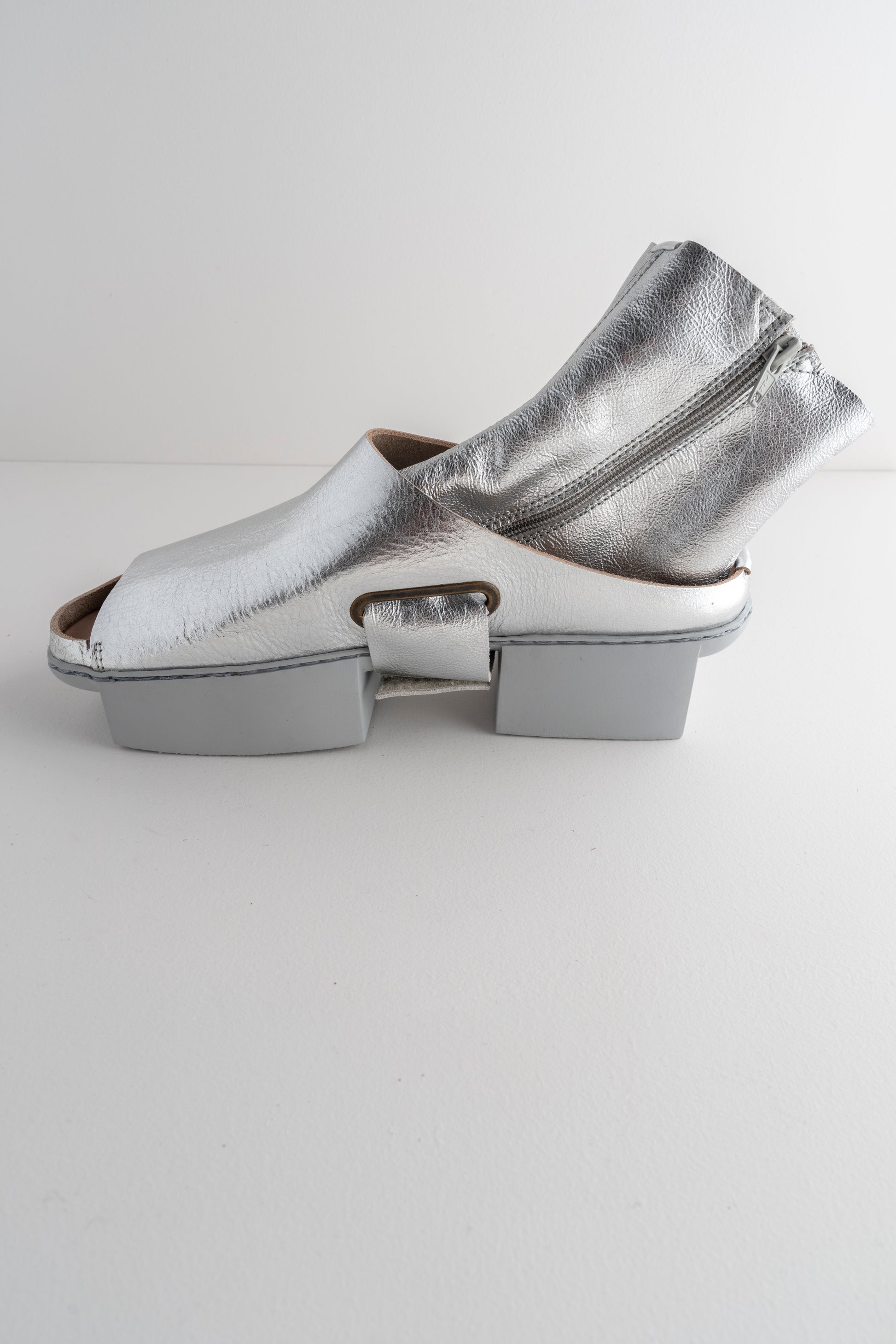 Trippen Shoes Daybreak Box Shoe, Silver 