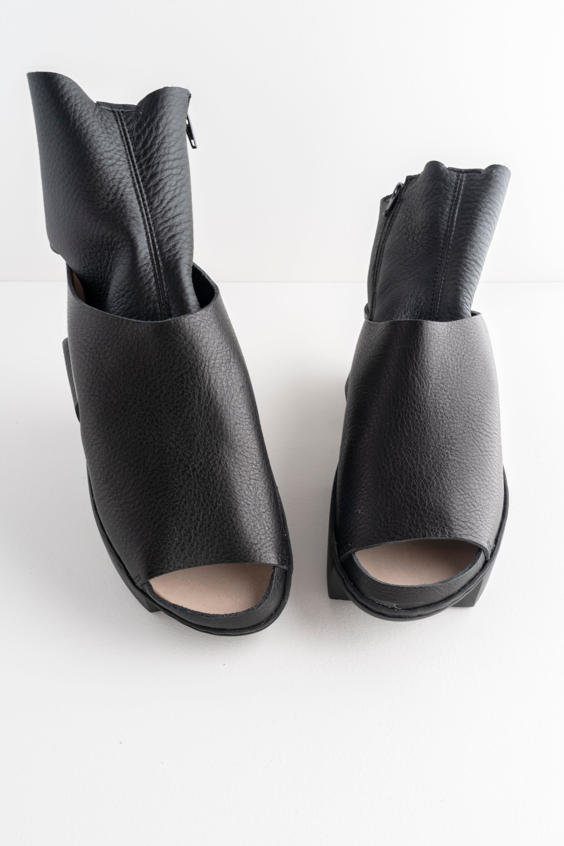 Trippen Shoes Daybreak Box Shoe, Black 
