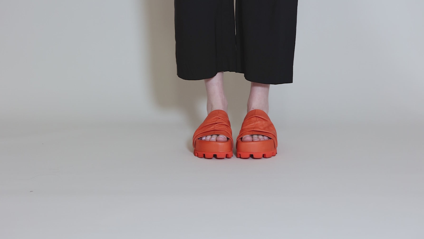 Aperol Crinkle Platform, Spritz Angle 13