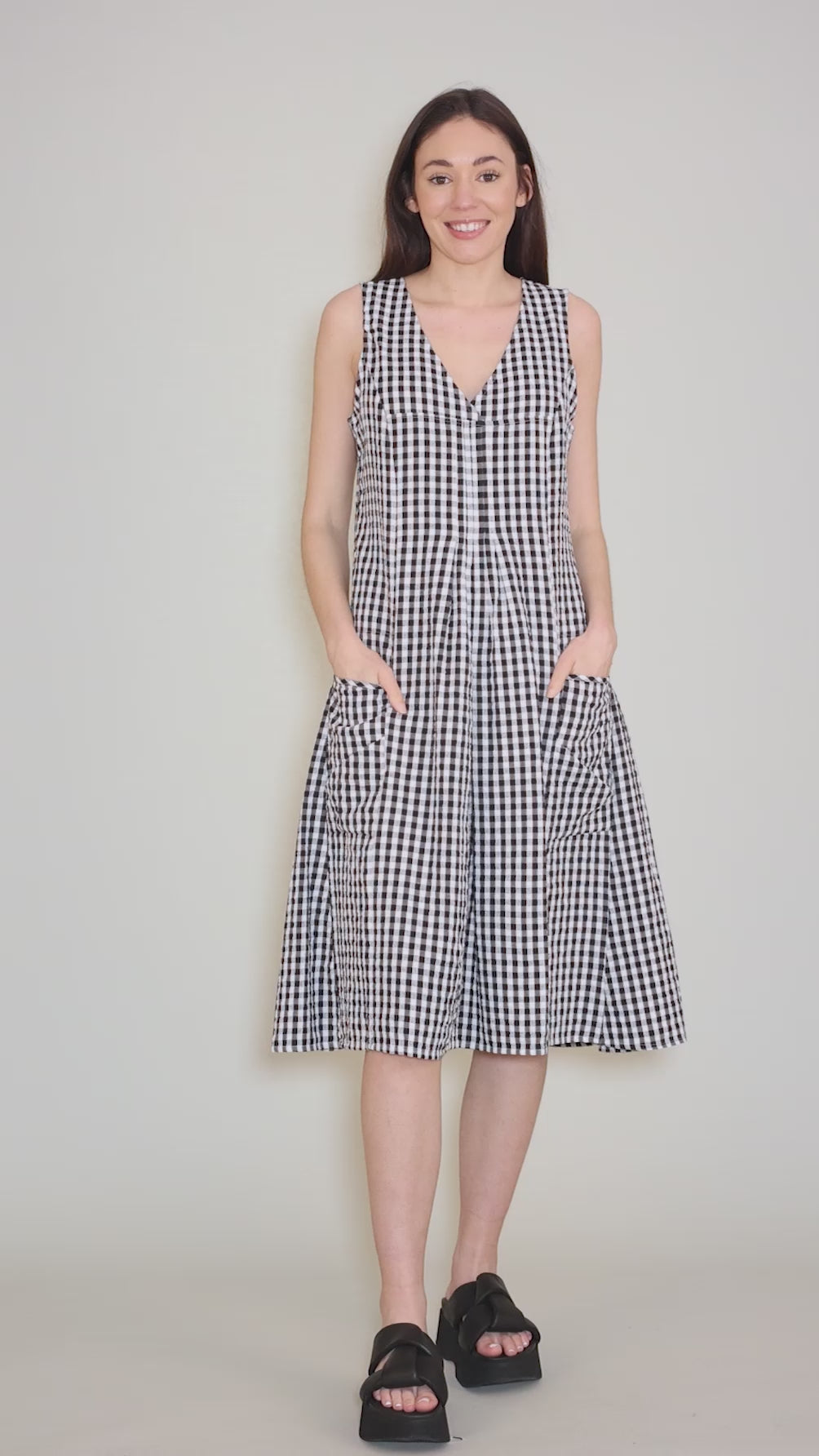 Poppie Seersucker Dress, Big Indy Check Angle 5