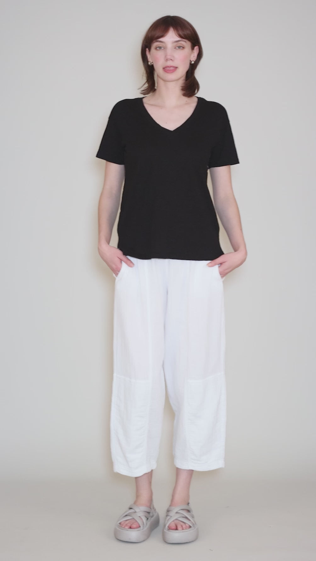 S/S Boxy V-Neck Tee, Black Angle 5