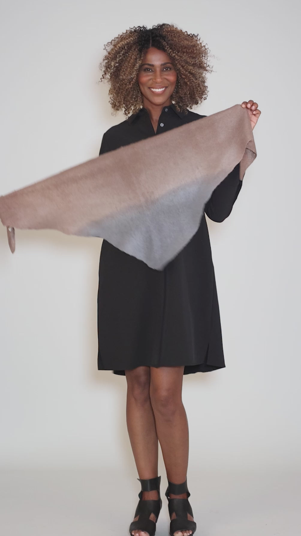 Open Knit Degradee Bandana, Oxide/Flannel Angle 3