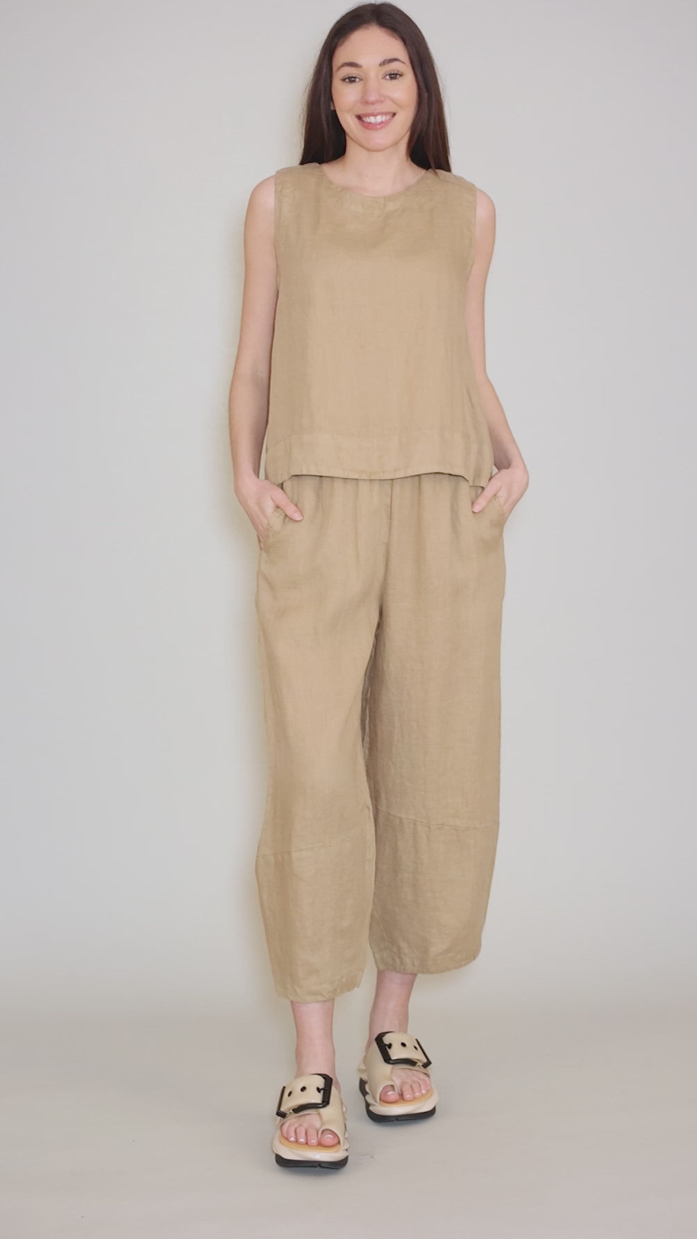 Pleat-Back Linen Tank, Bark Angle 5